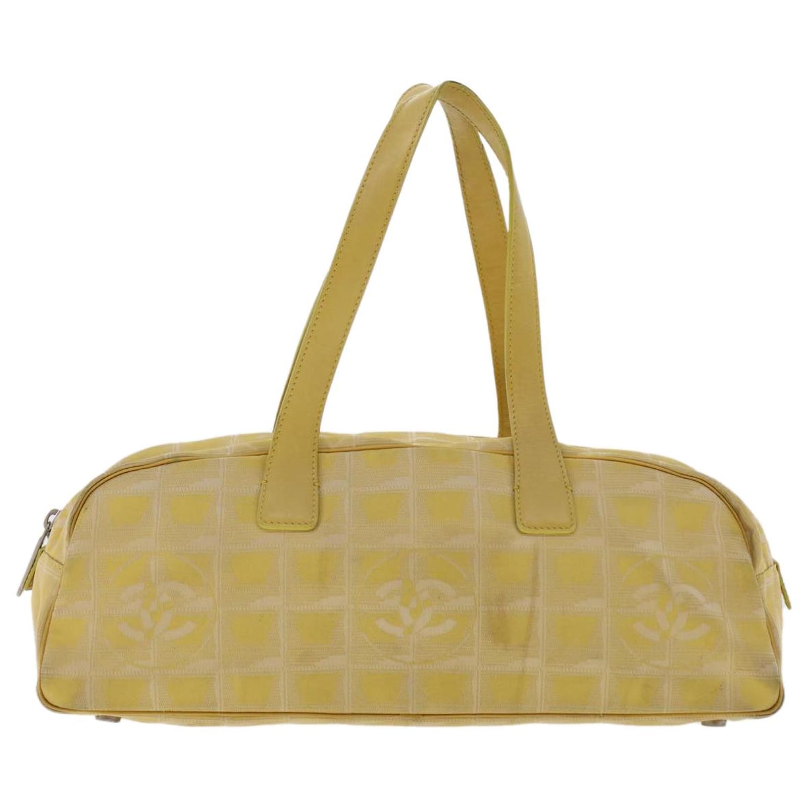 CHANEL New Travel Line Shoulder Bag Nylon Yellow CC Auth bs6822 ref.1010171  - Joli Closet
