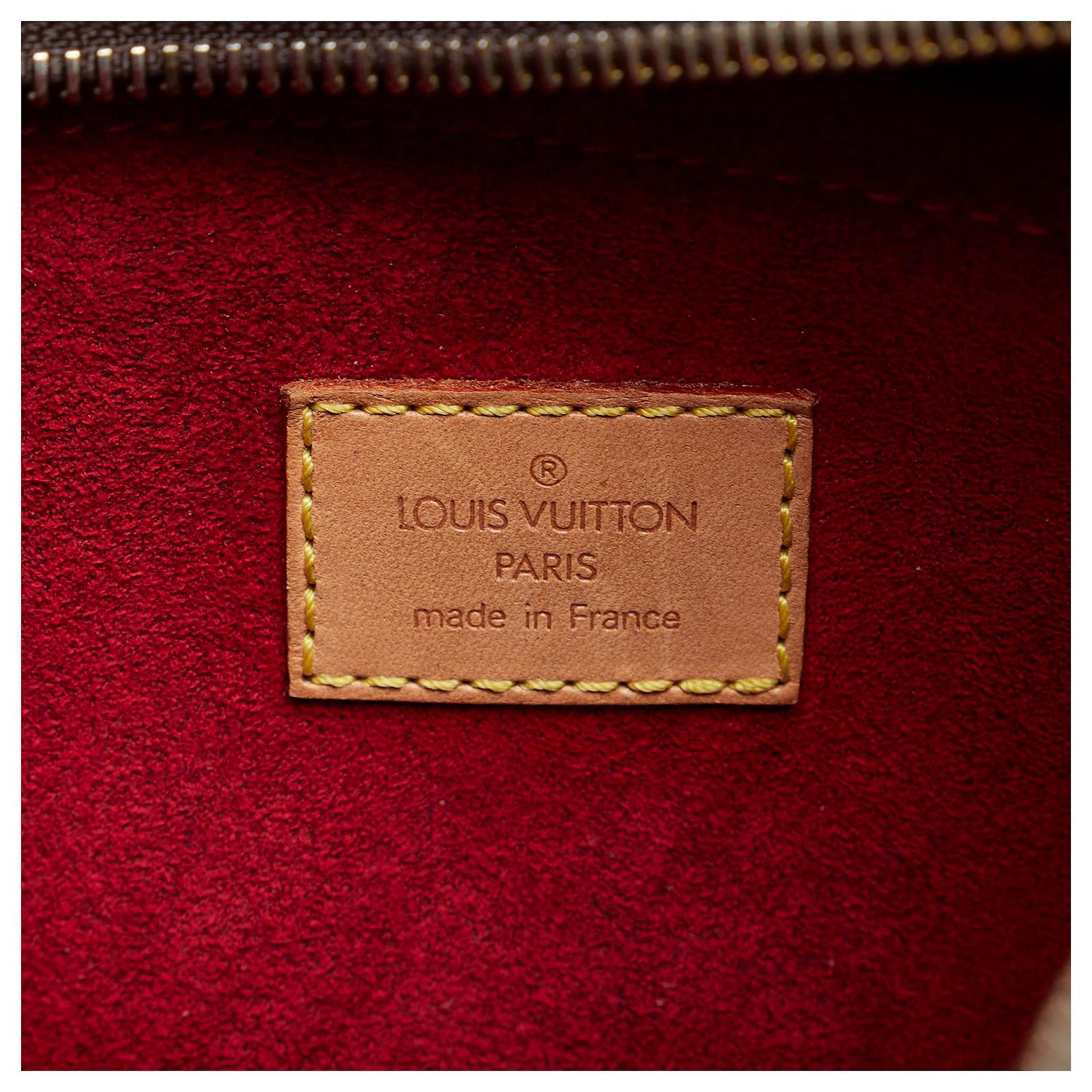 Louis Vuitton Brown Monogram Croissant MM Cloth ref.998846 - Joli