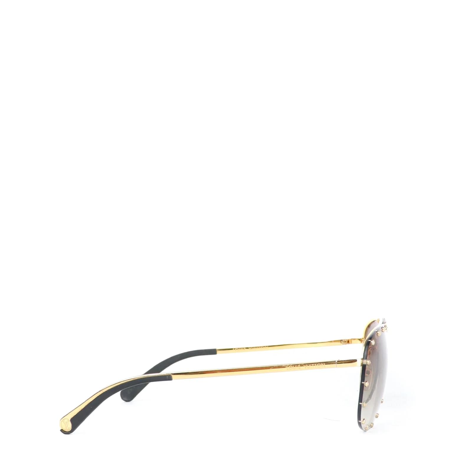 Louis Vuitton Black Metal LV Logo Aviator Sunglasses - Yoogi's Closet