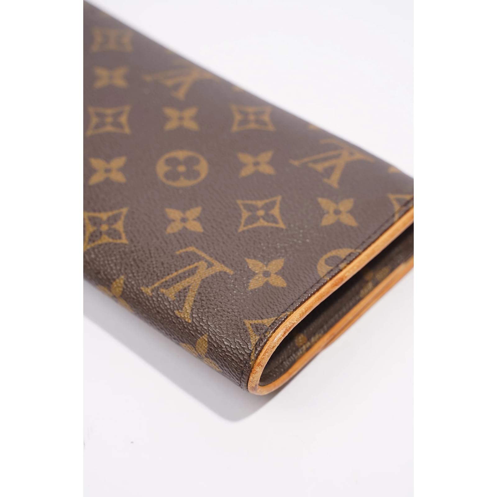 Louis Vuitton Pochette Twin Monogram Canvas GM Brown Cloth ref.1016290 -  Joli Closet