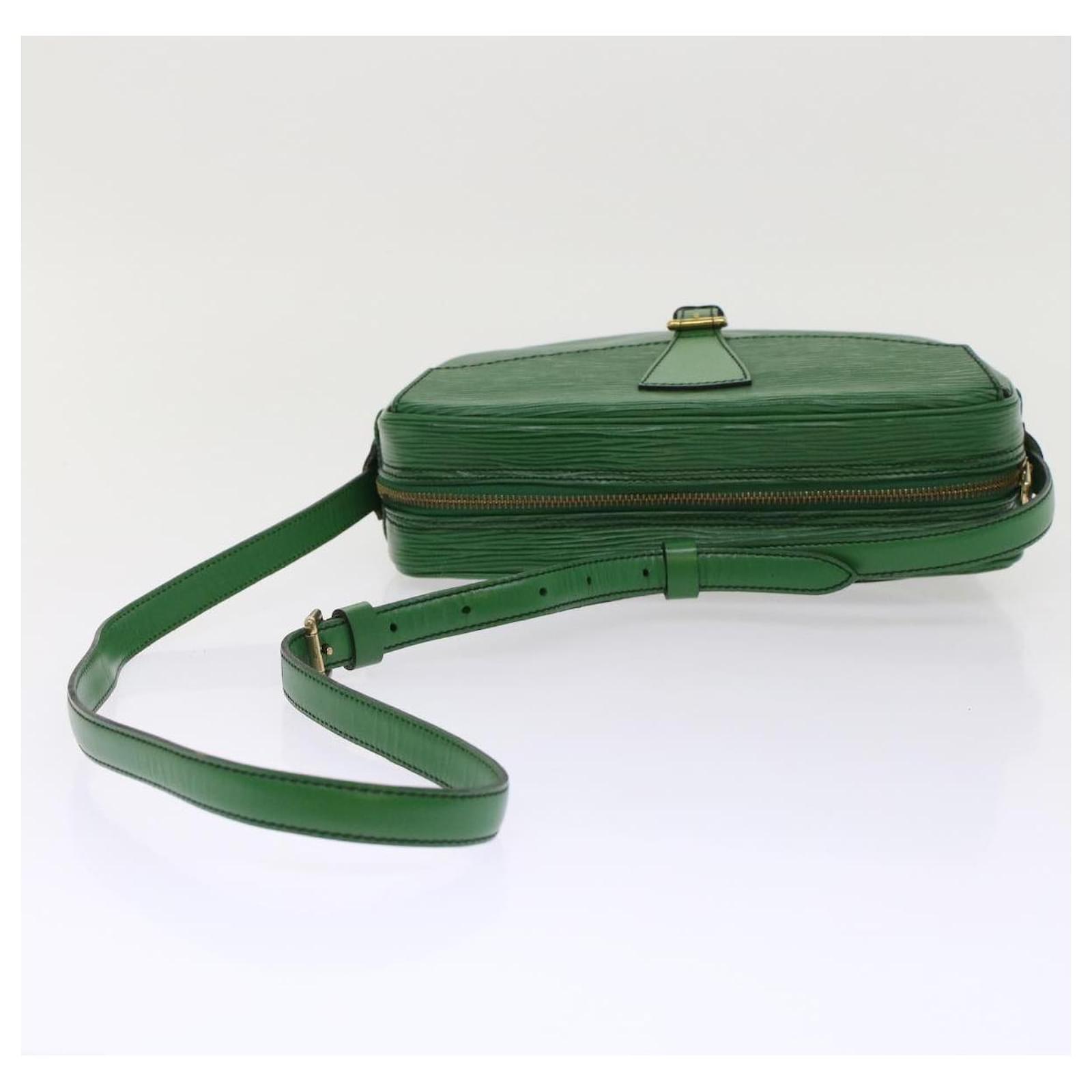LOUIS VUITTON Epi June Feuille Shoulder Bag Green M52154 LV Auth th1642  Leather ref.375575 - Joli Closet