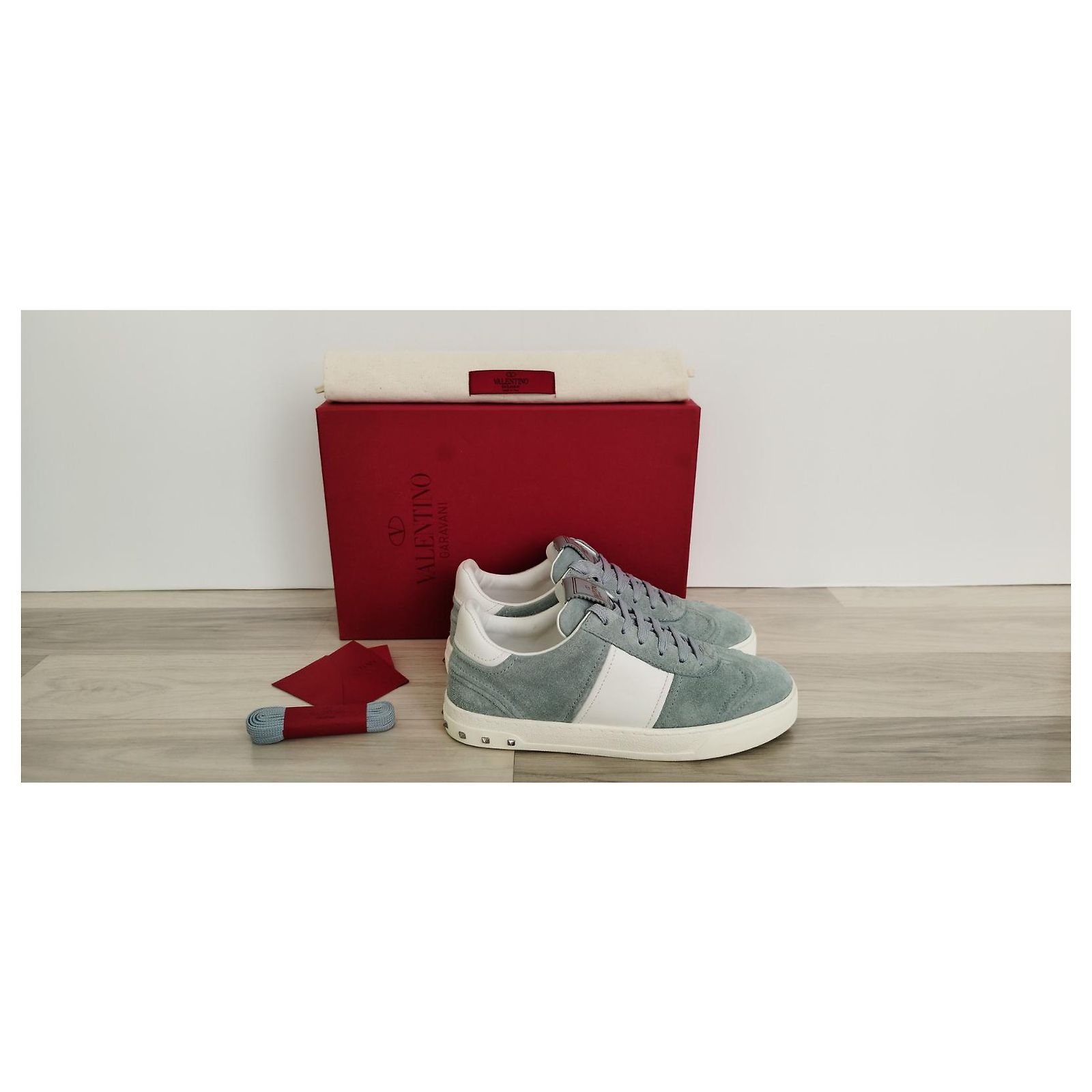 Valentino Garavani Sneakers Grey Suede ref.1018550 - Joli Closet