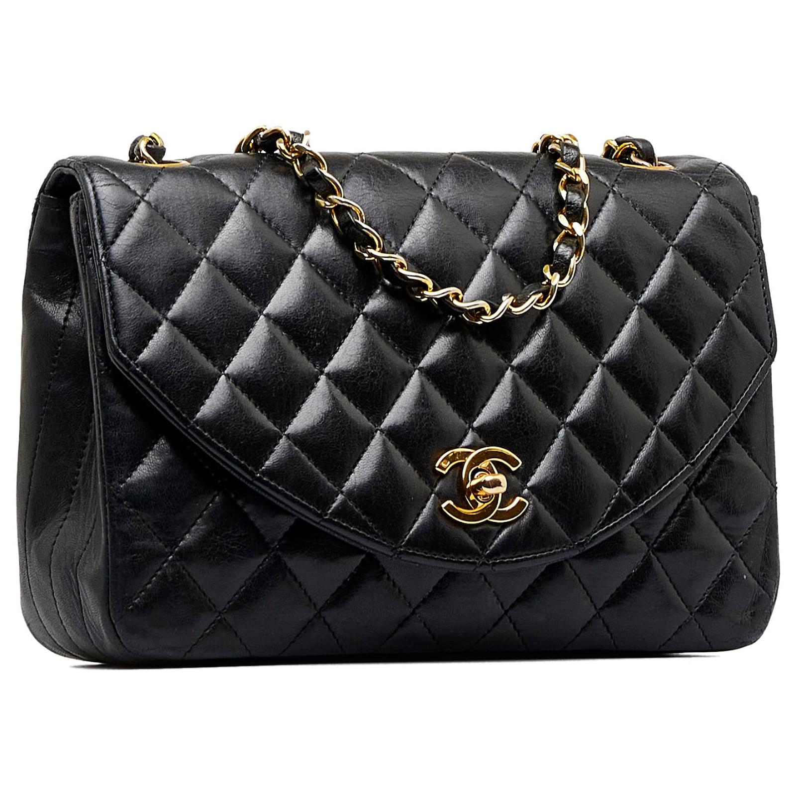 Chanel Black Quilted Lambskin Half Moon Single Flap Leather ref.1021629 -  Joli Closet