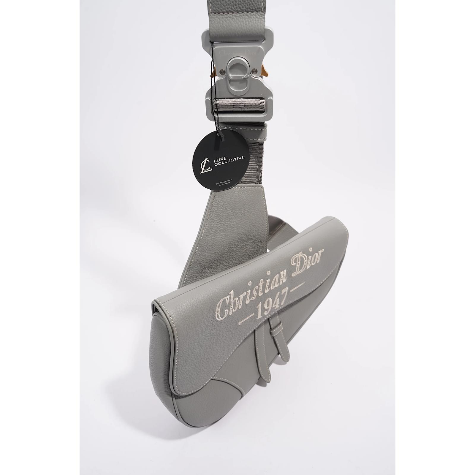 Christian Dior 1947 Saddle Bag Grey Leather OS ref.1031869 - Joli