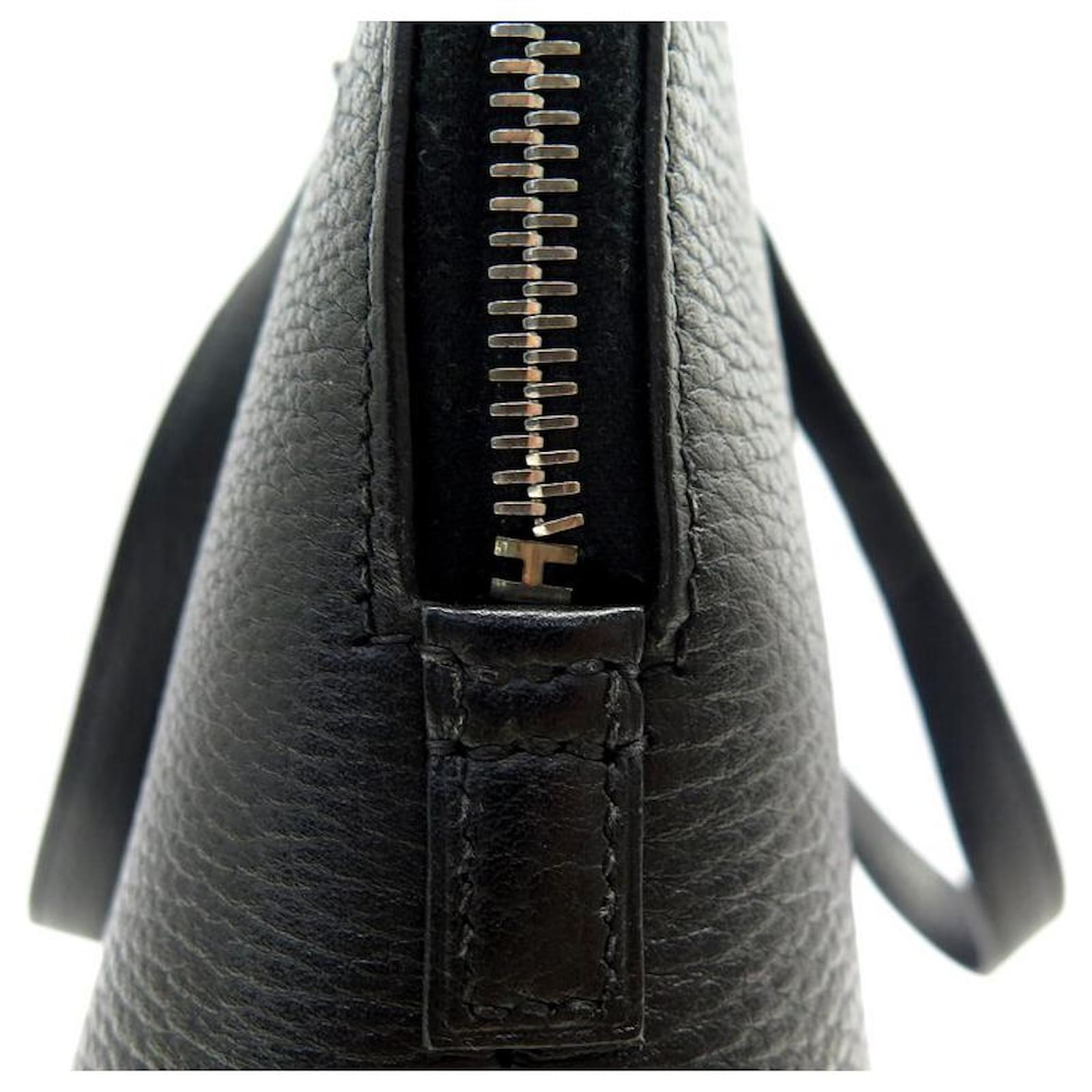 Hermes Kelly 32 handbag in a burgundy, comes with a shoulder strap, cl –  Pragma Valuables