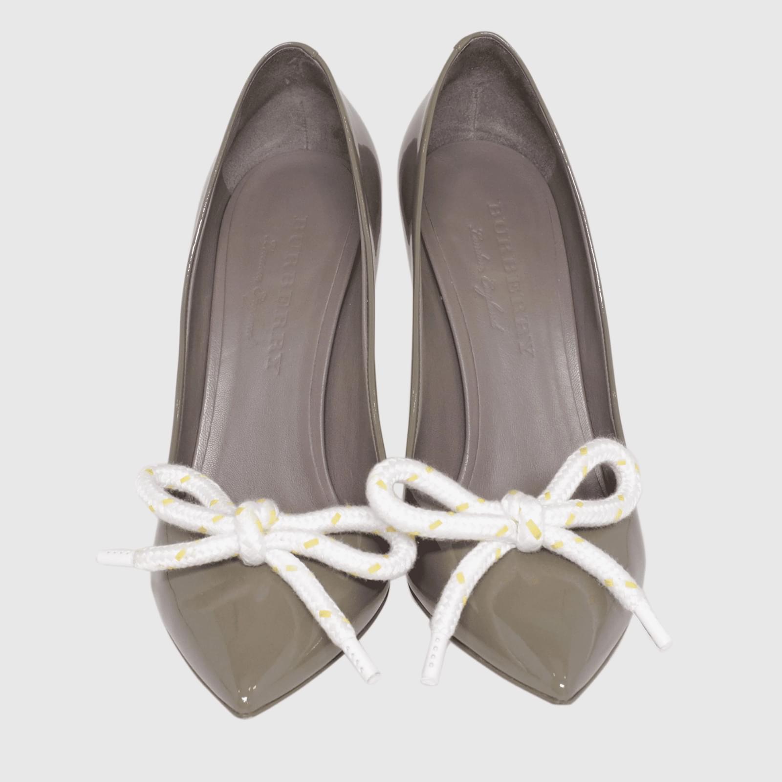 Burberry Olive Green Finsbury Bow Detail Pointed Toe Pumps Leather