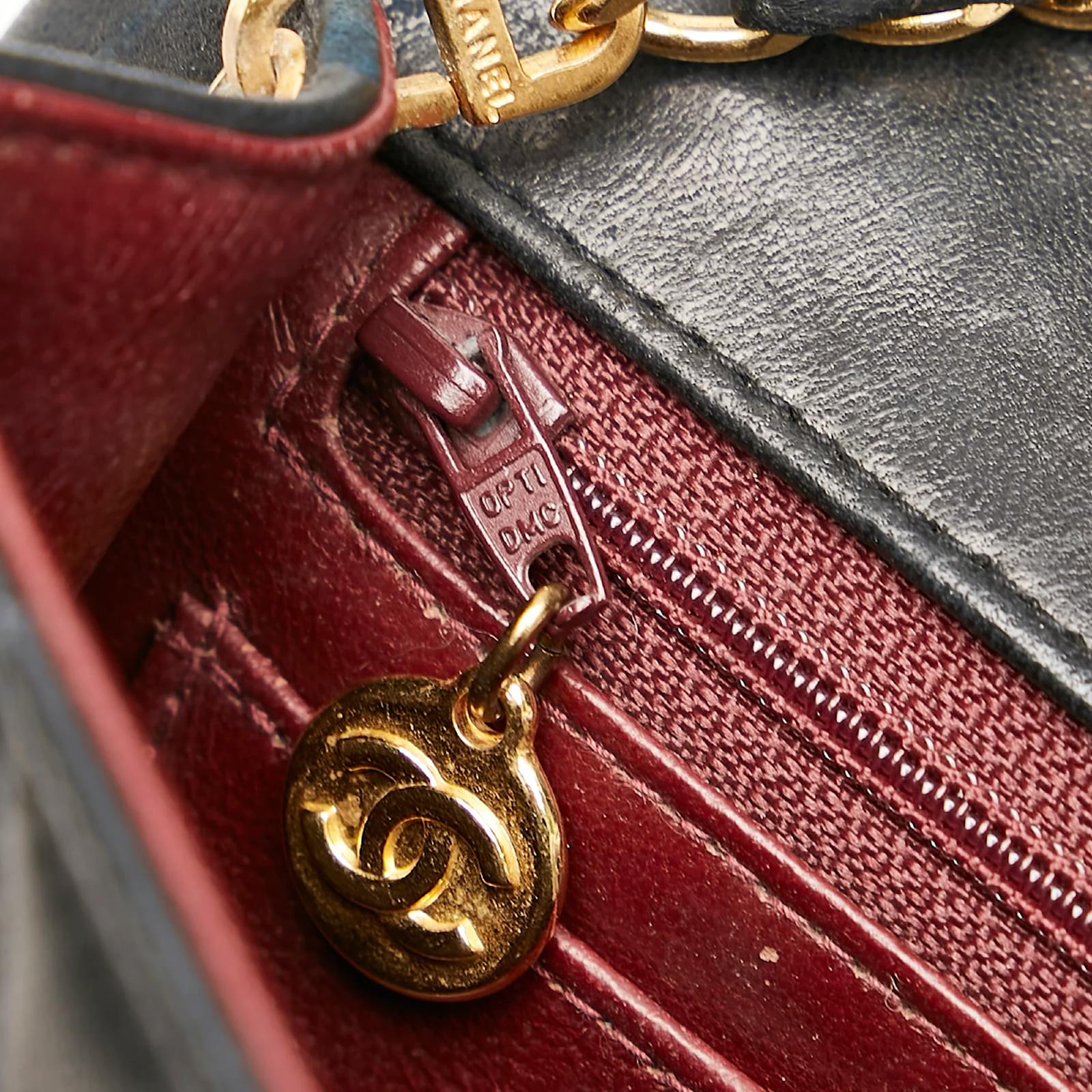 Diana CHANEL Handbags Leather Black ref.1045823 - Joli Closet