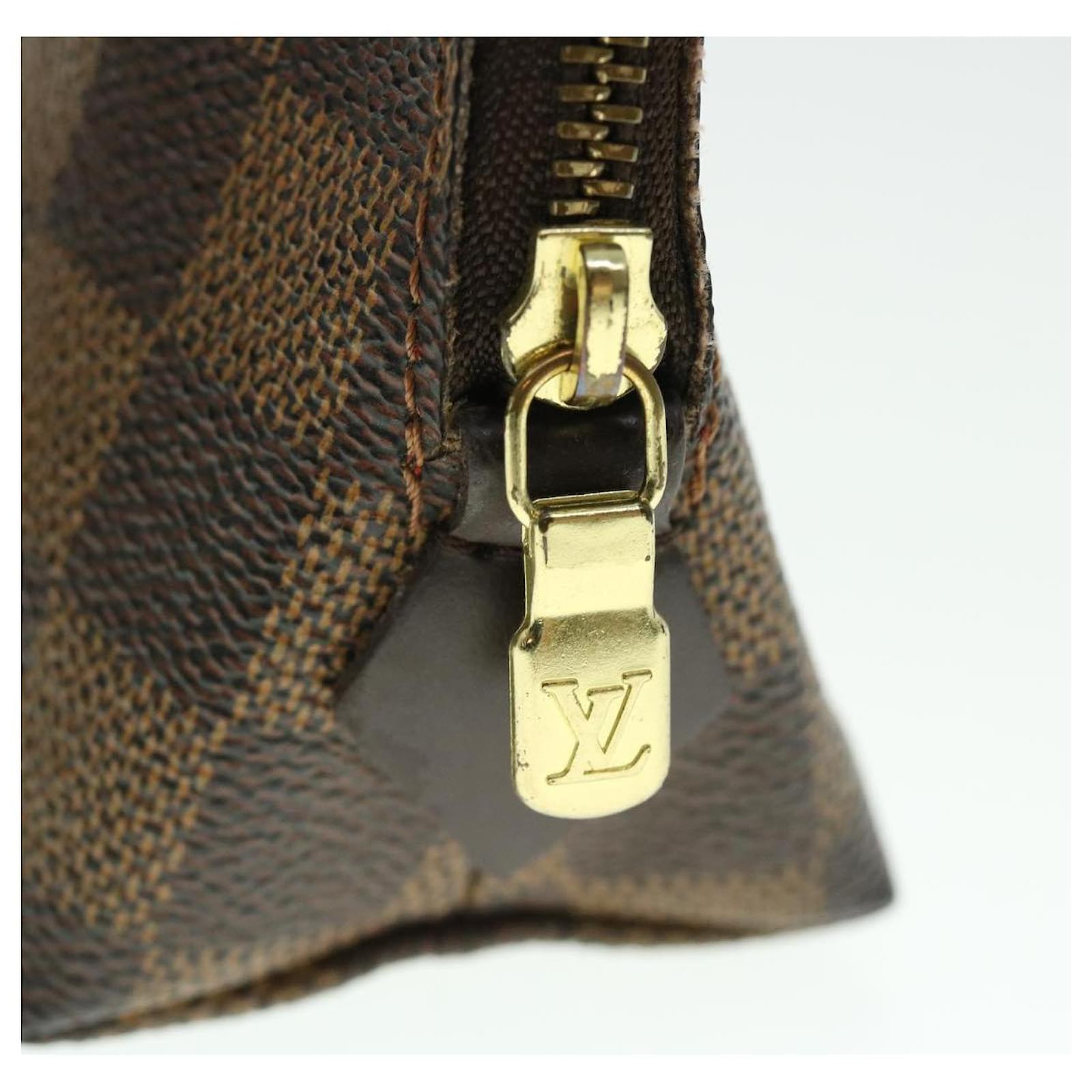 The Vendôme bag in PM & Mini sizes / Le sac Vendôme en tailles PM & Mini   Style and History intertwined: introducing the Vendôme bag in Mini and PM  (small) sizes.