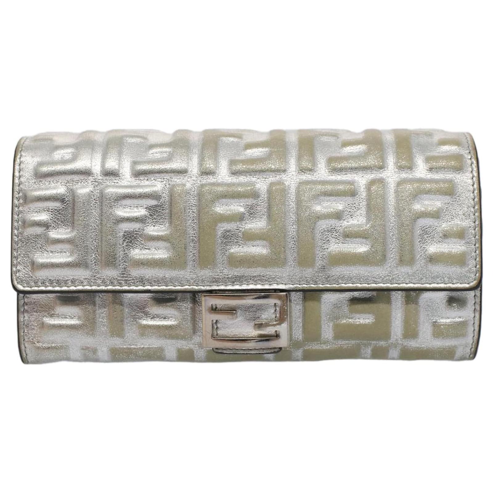 小物 FENDI Zucca Mamma Baguette Long Wallet FENDI Zucca Canvas Mamma Baguette Long Wallet Silver Auth 52170