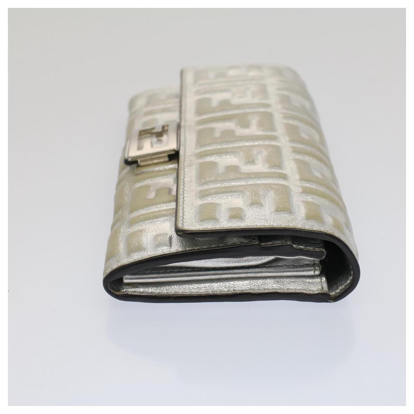 小物 FENDI Zucca Mamma Baguette Long Wallet FENDI Zucca Canvas Mamma Baguette Long Wallet Silver Auth 52170