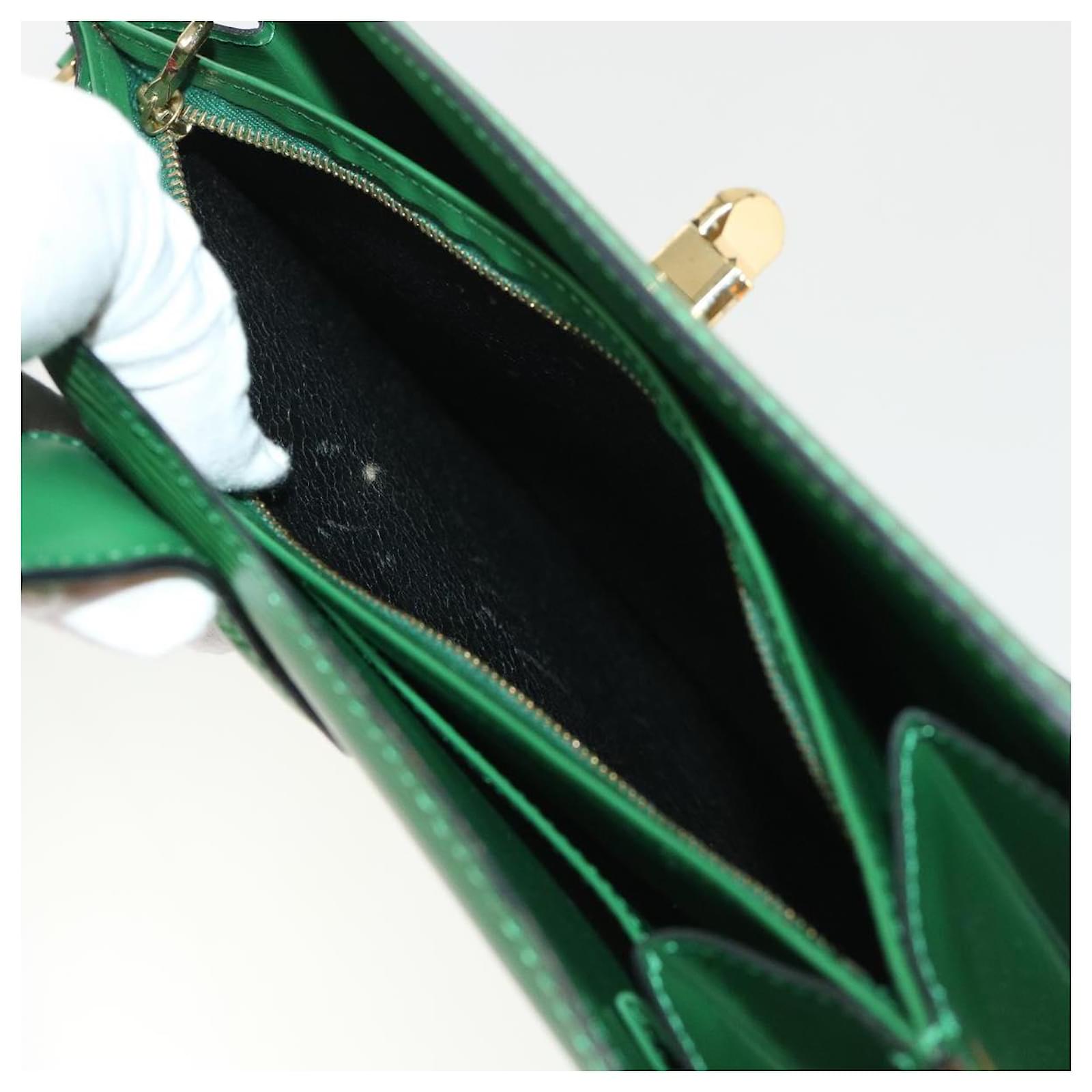 LOUIS VUITTON Epi Capucines Shoulder Bag Green M52344 Auth kk001