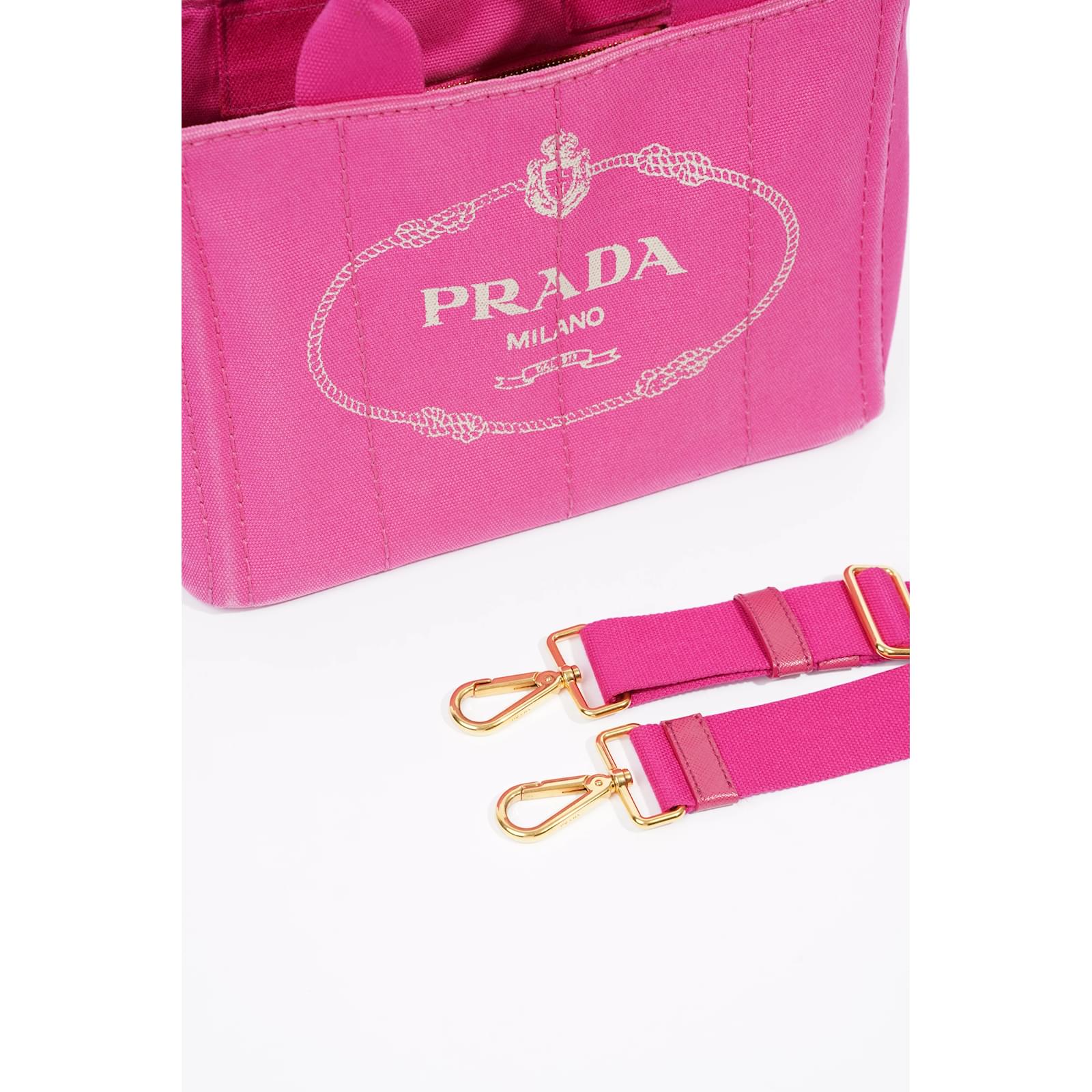 Leather handbag Prada Pink in Leather - 40577059