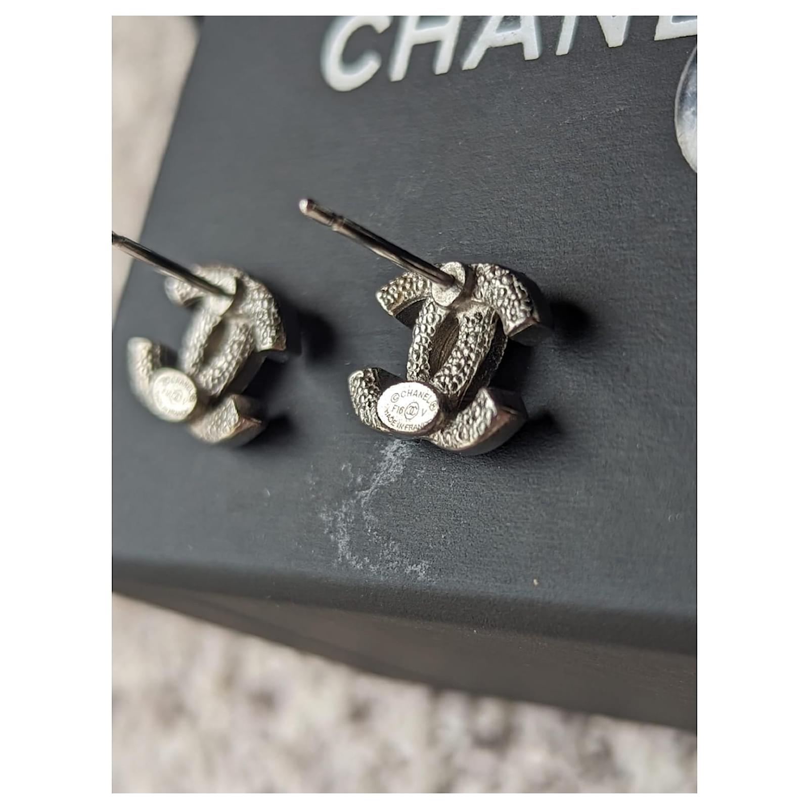Chanel CC B14S Logo Crystal GHW Coco Mark Classic Earrings Box Golden Metal  ref.611294 - Joli Closet