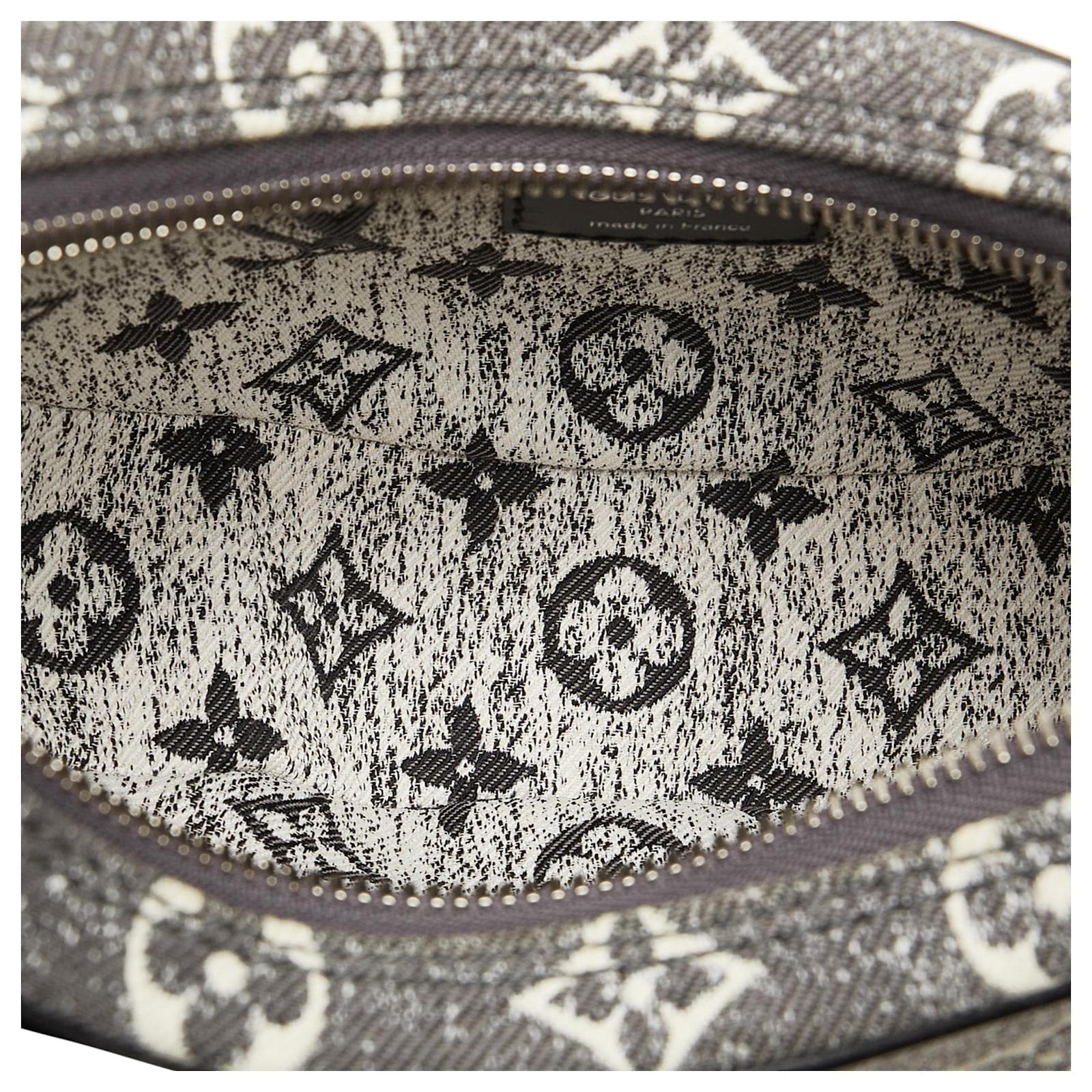 Louis Vuitton Gray Monogram Jacquard Denim Loop PM Grey Cloth ref.1058445 -  Joli Closet