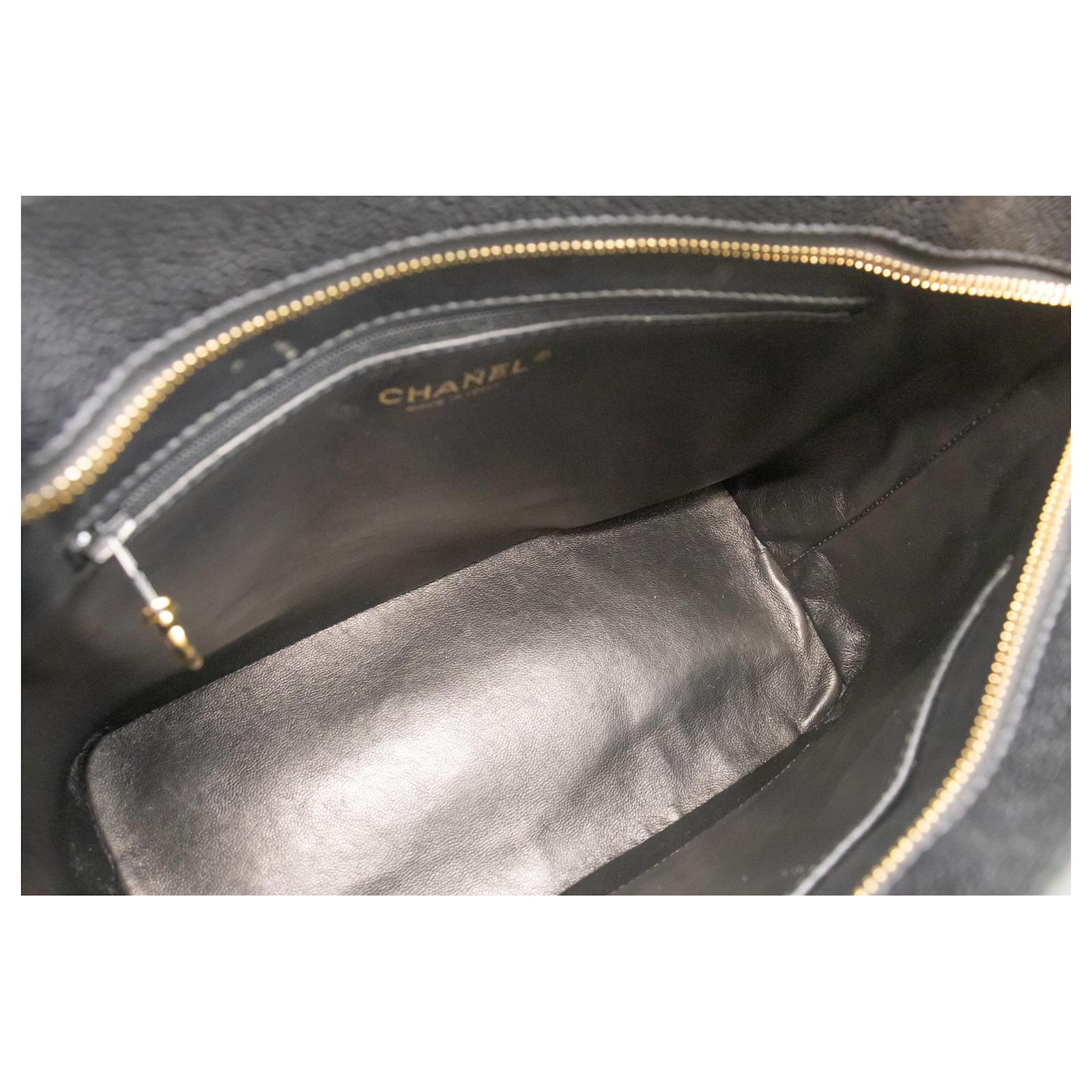 CHANEL Gold Medallion Caviar Shoulder Bag Grand Shopping Tote Black Leather  ref.1071403 - Joli Closet