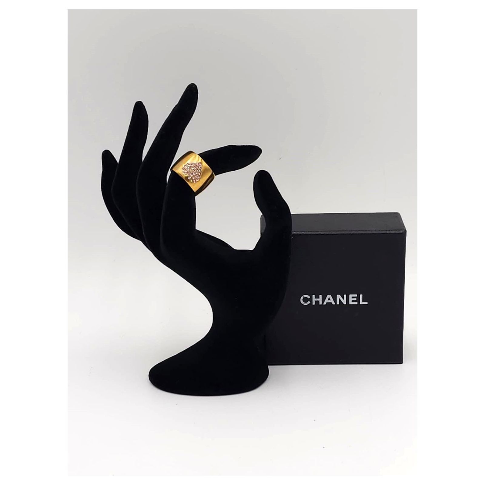 Chanel Vintage Rhinestone lined Sided Ring Golden Metal ref.1080275 ...