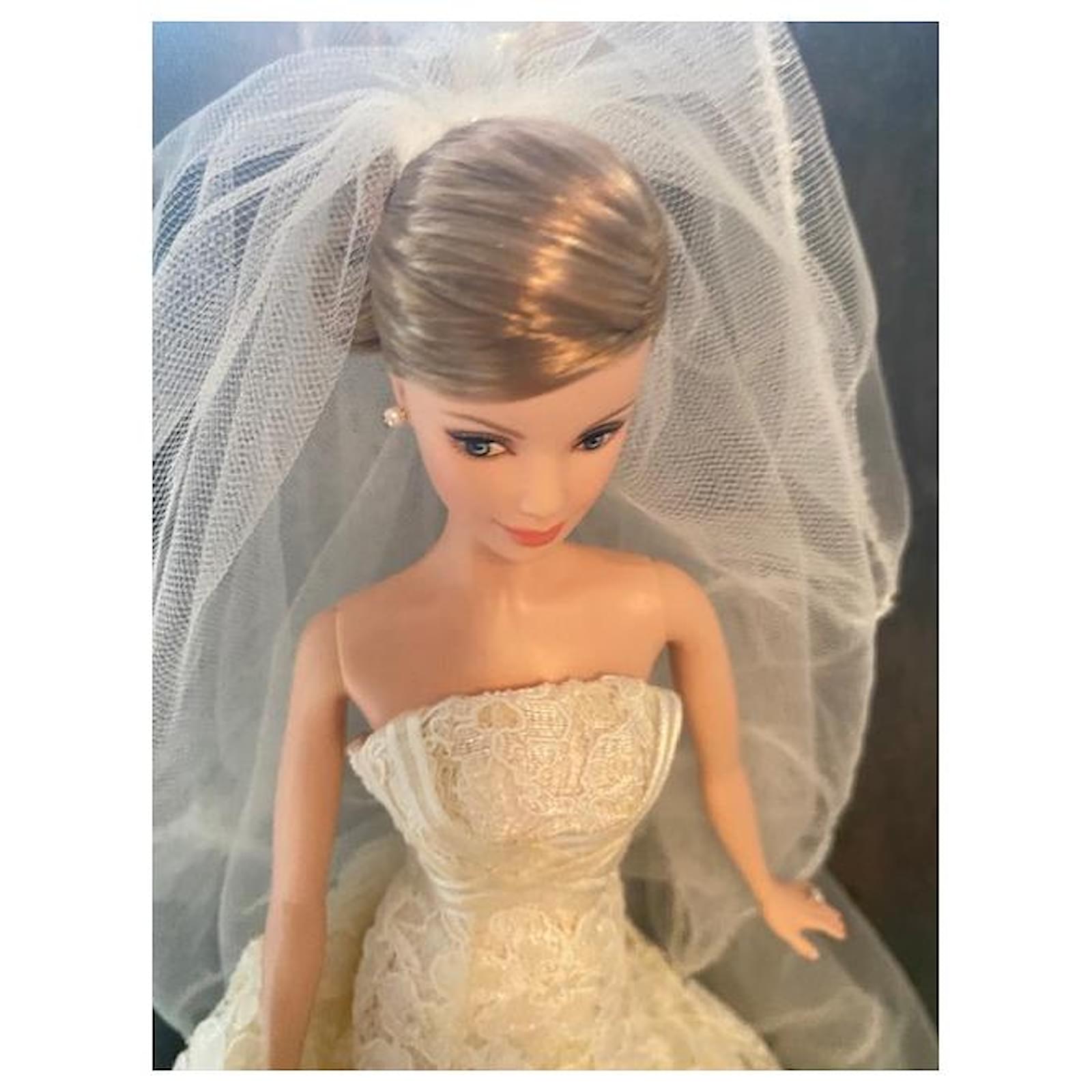 Autre Marque Barbie Doll Carolina Herrera Bride Gold Label