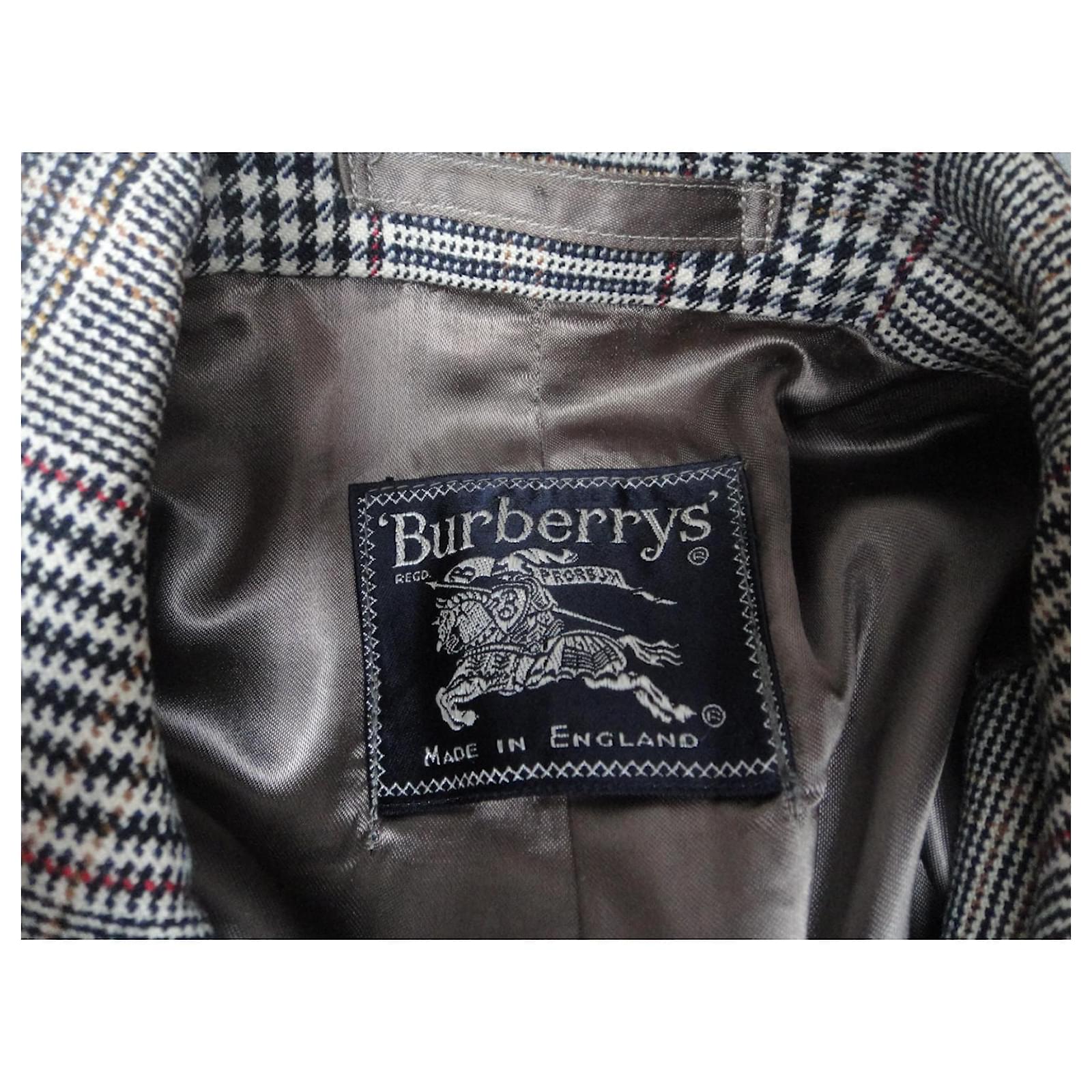 Burberry coat shop size 50