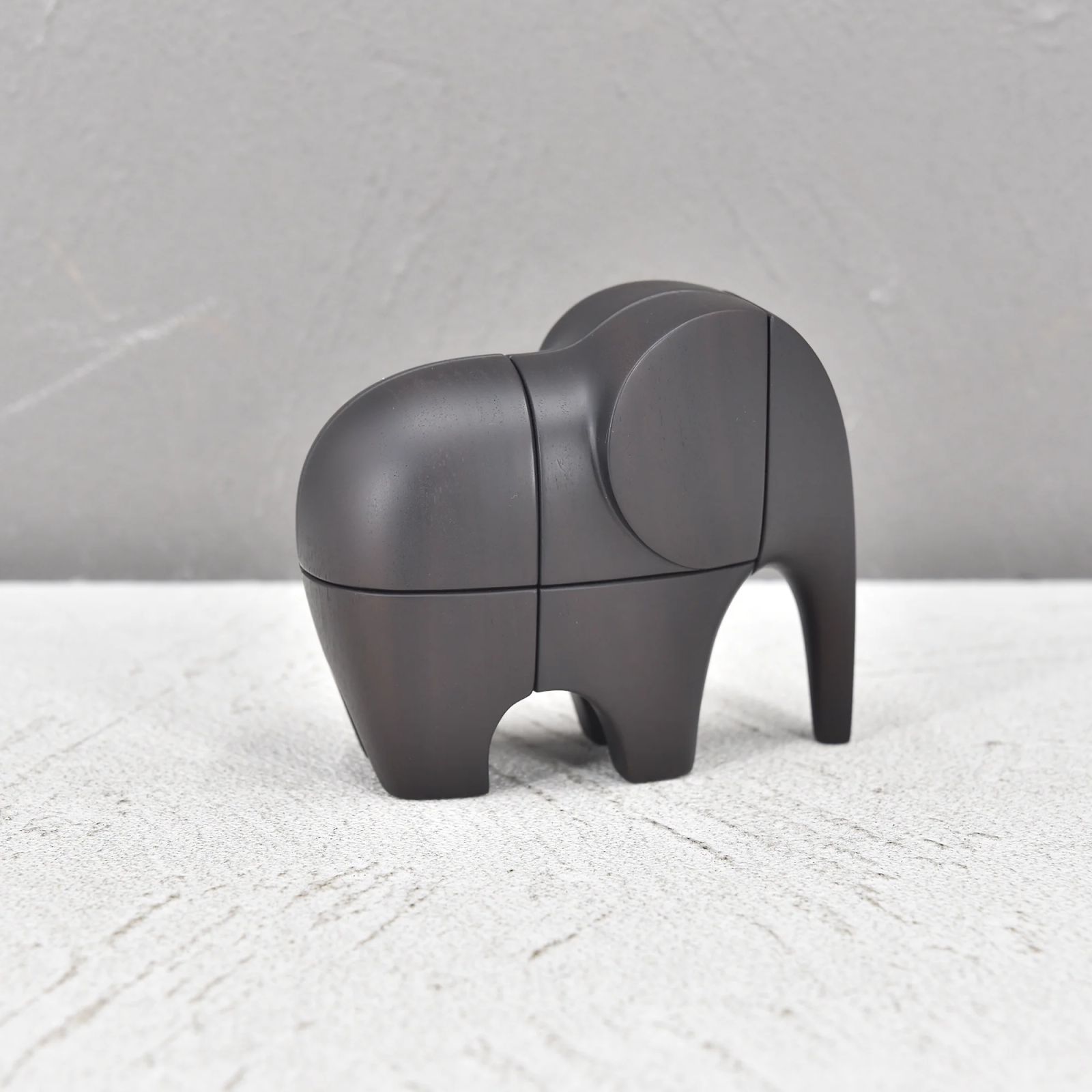 Hermès Wood Elephant Lao Paperweight Black ref.1096266 (Sold