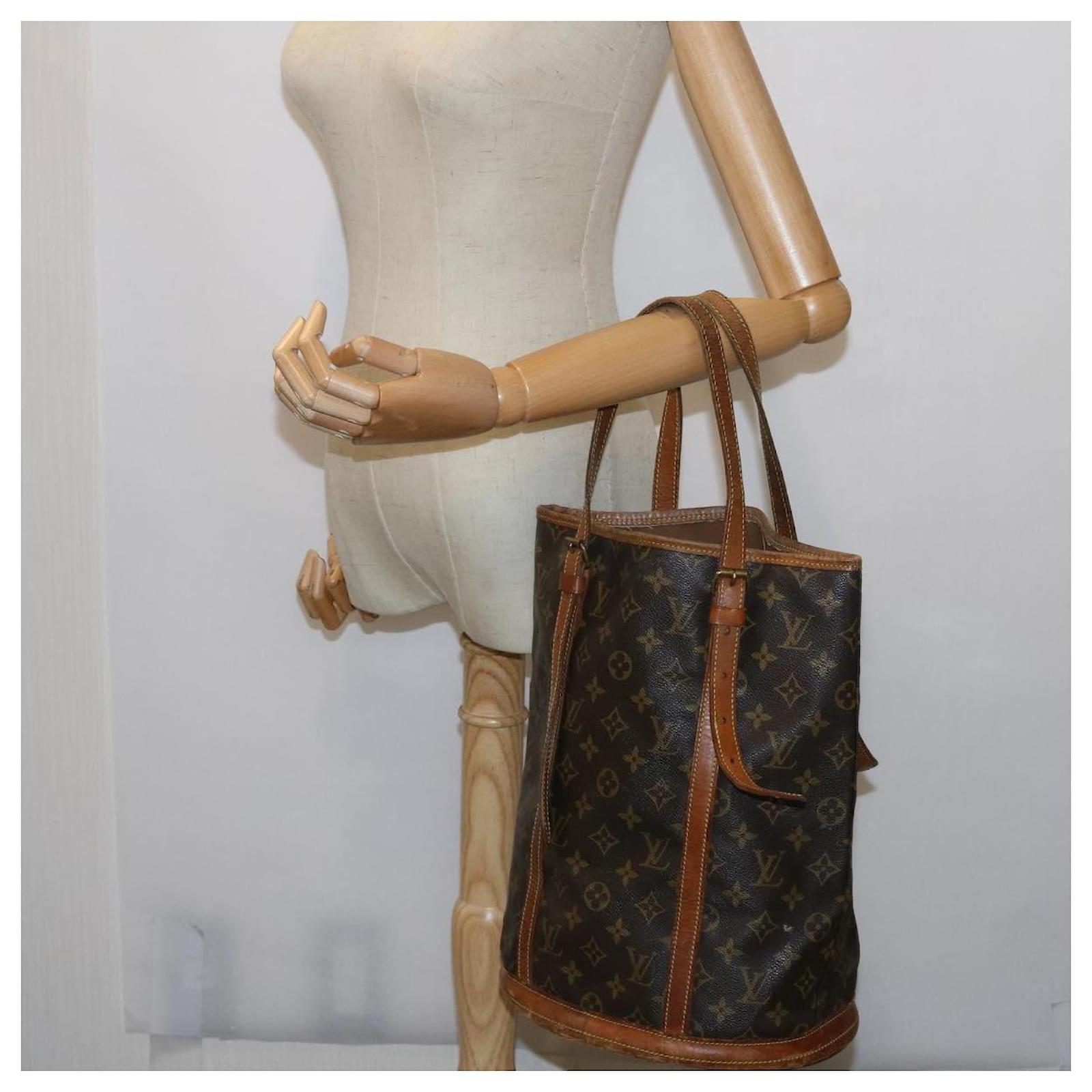 LOUIS VUITTON Monogram Bucket GM Shoulder Bag M42236 LV Auth 56239 