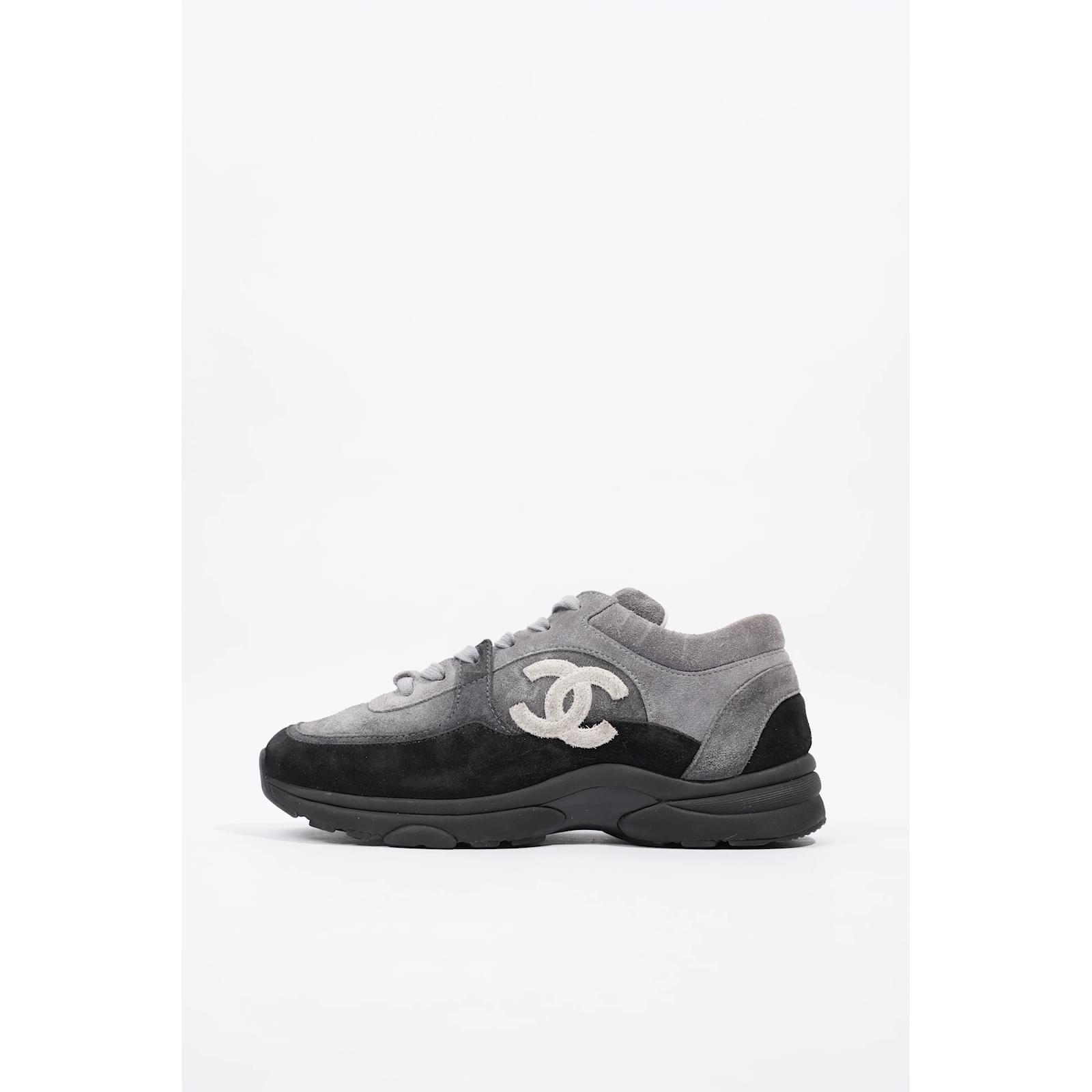 Chanel CC Runner Grey black SUEDE EU 38 Uk Joli