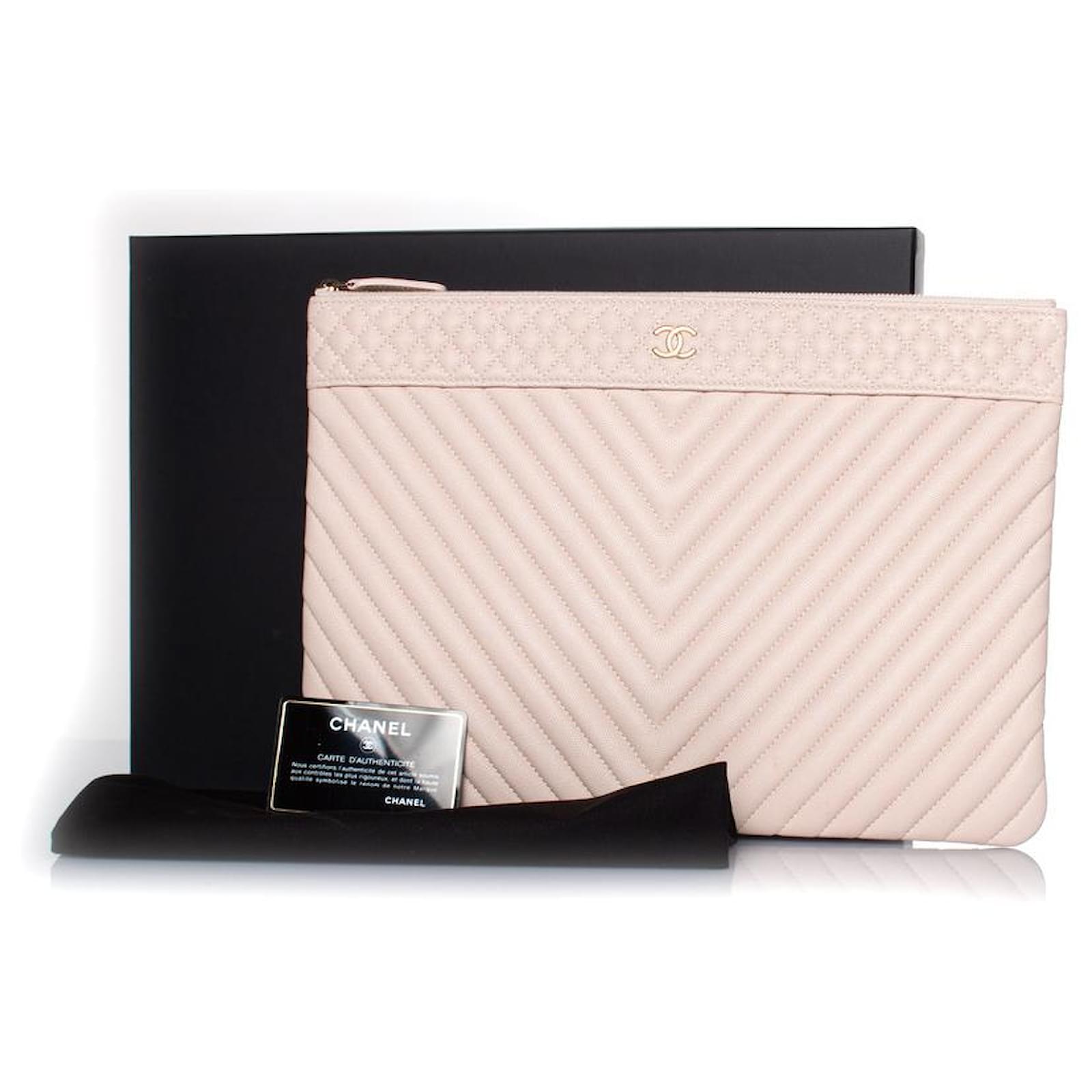 Chanel chevron online clutch