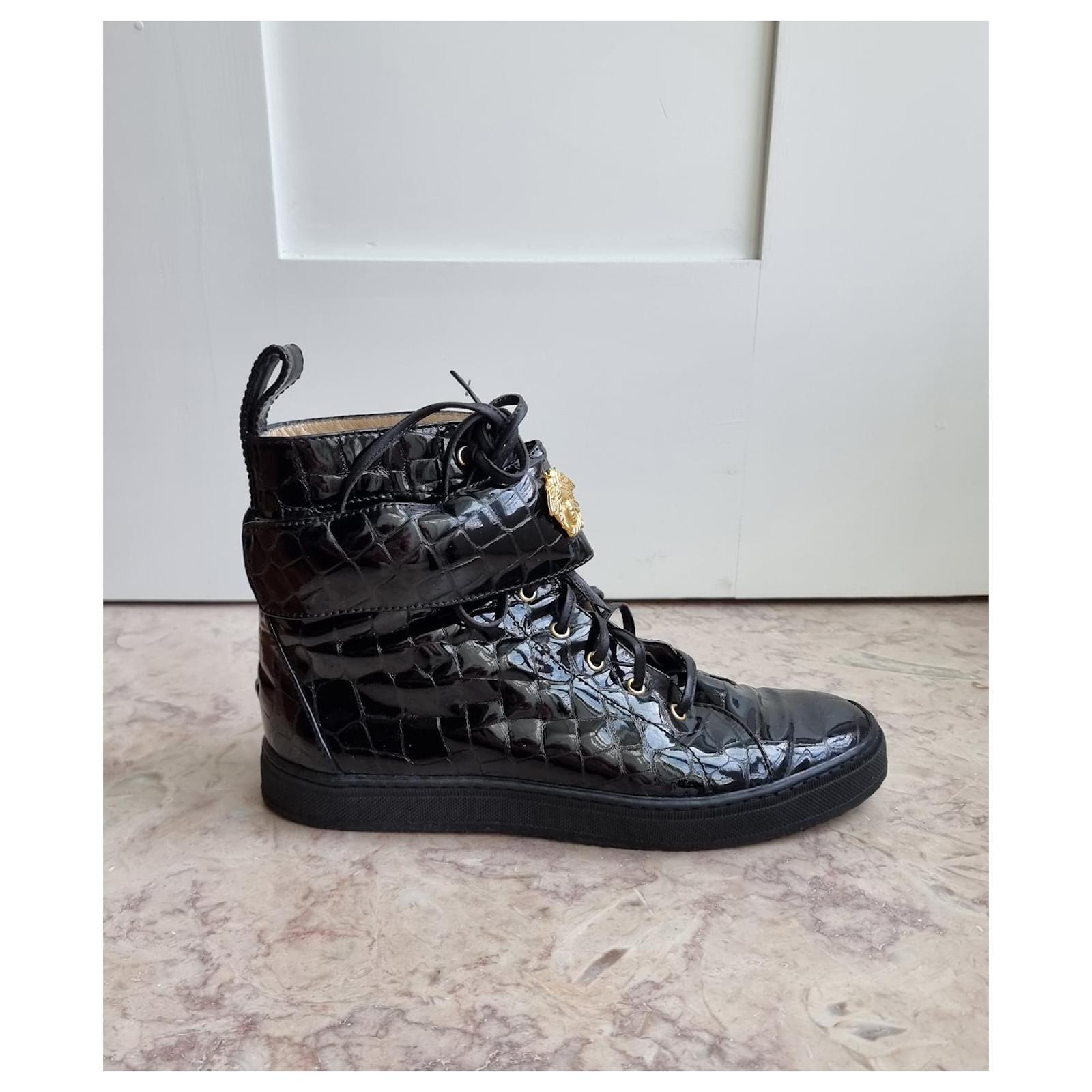 Ezbuy公式アカウント01 【新品未使用】gianni versace Gianni Versace black patent leather lace up boots ref
