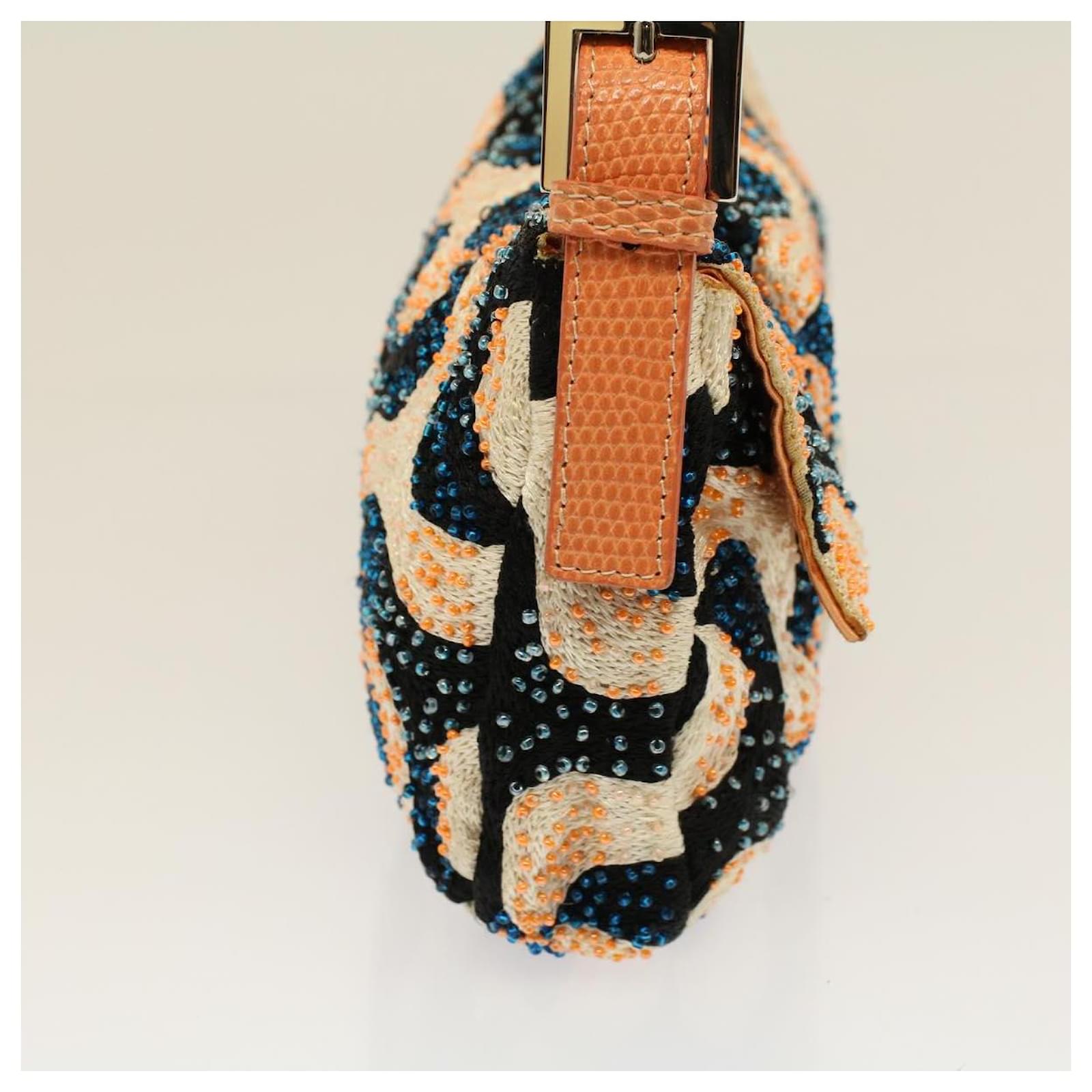 ショルダーバッグ・ポシェット FENDI MEDIUM MAMMA BAGUETTE CROSSBODY BAG Mamma Baguette Medium Fabric Beige | Fendi