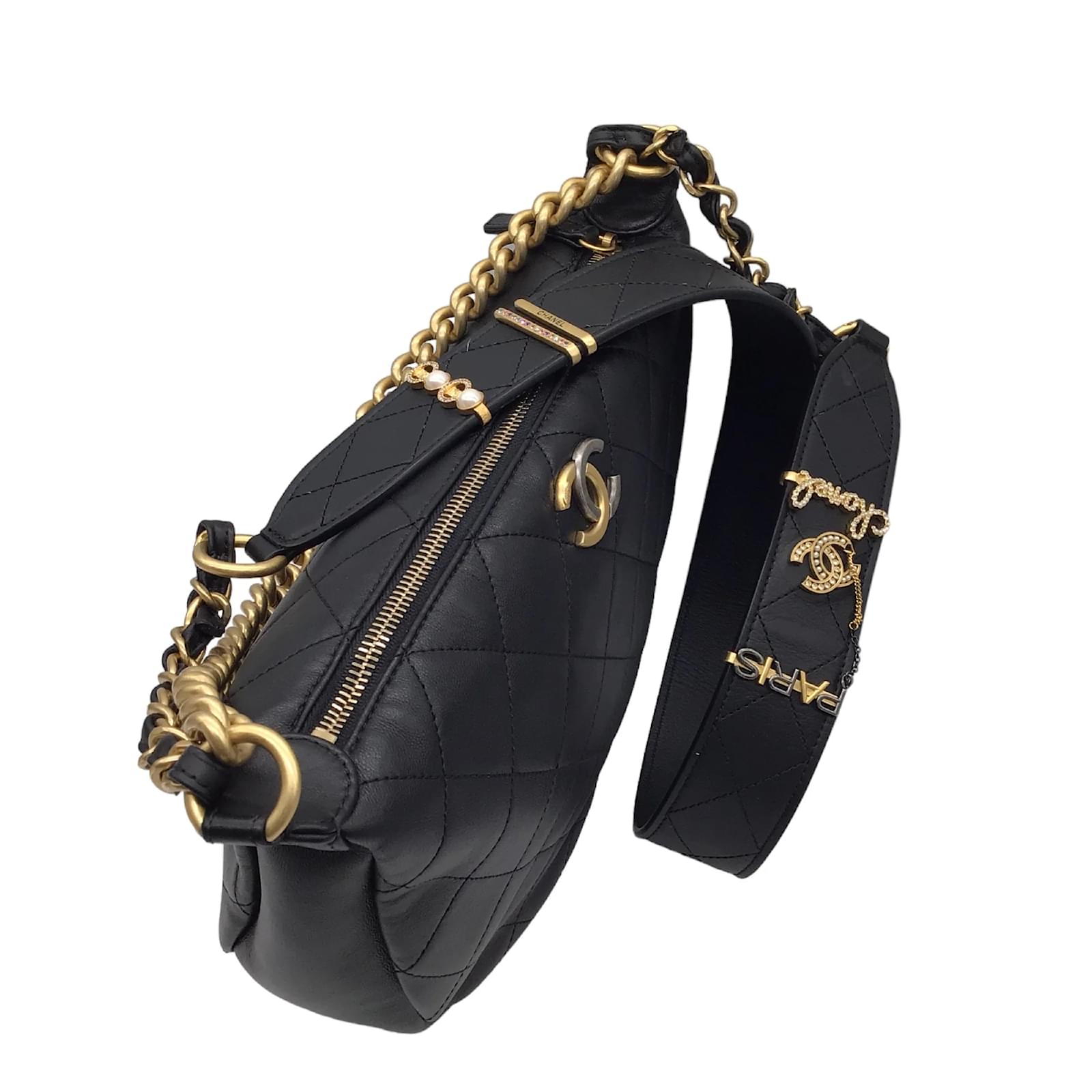 Autre Marque Chanel 2022 Black / Gold Chain Detail Large Quilted Lambskin  Leather Two Way Hobo Bag ref.1132725 - Joli Closet