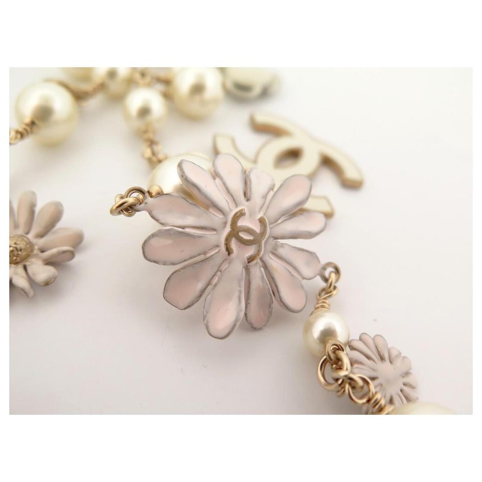 NEW CHANEL NECKLACE LOGO CC FLOWERS CAMELIA & DAISIES NECKLACE Golden ...