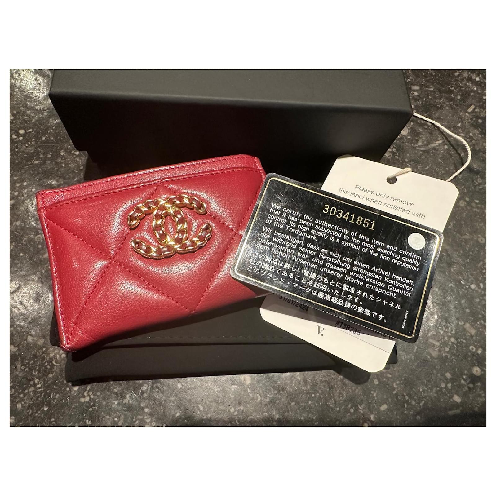 Chanel 19 card holder Dark red Leather Joli Closet
