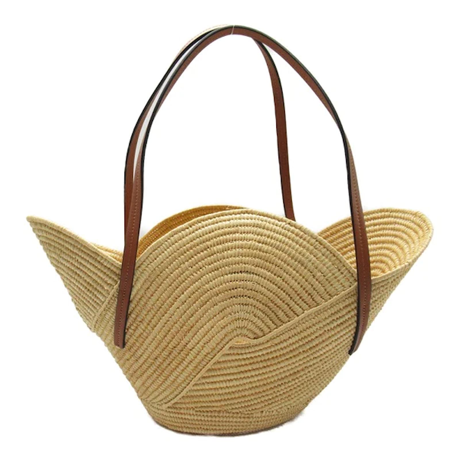 アナグラムチャーム付き PETAL BASKET BAG LOEWE Basket bag in palm leaf and calfskin Beige - LOEWE