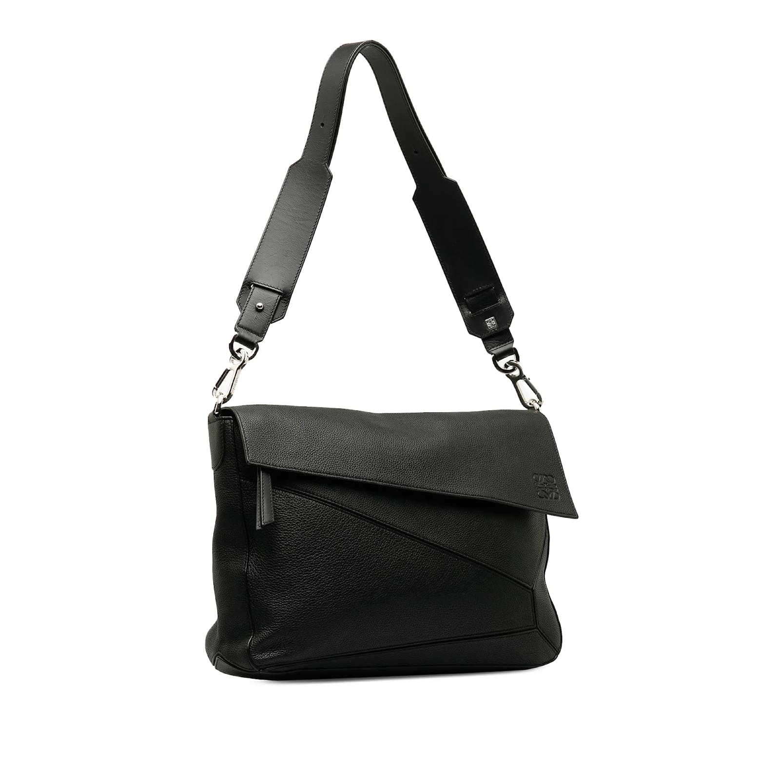 ショルダーバッグ LOEWE Men Messenger Bags B906K70 BLACK LOEWE flap-fastening Messenger Bag | Black | FARFETCH