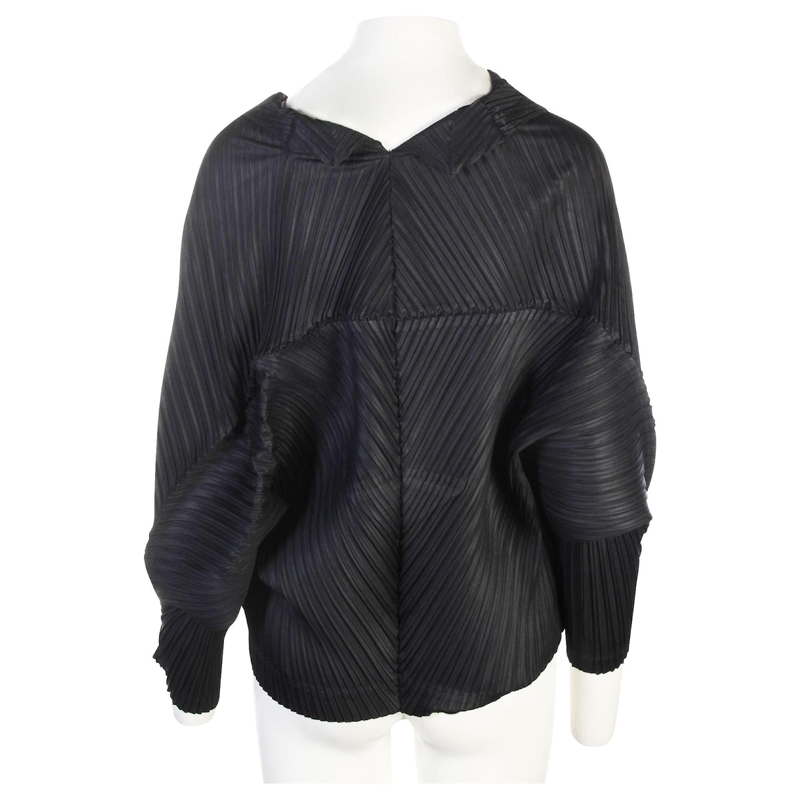 Pleats Please Bolero Black Polyester ref.JC1247890 (Sold) - Joli