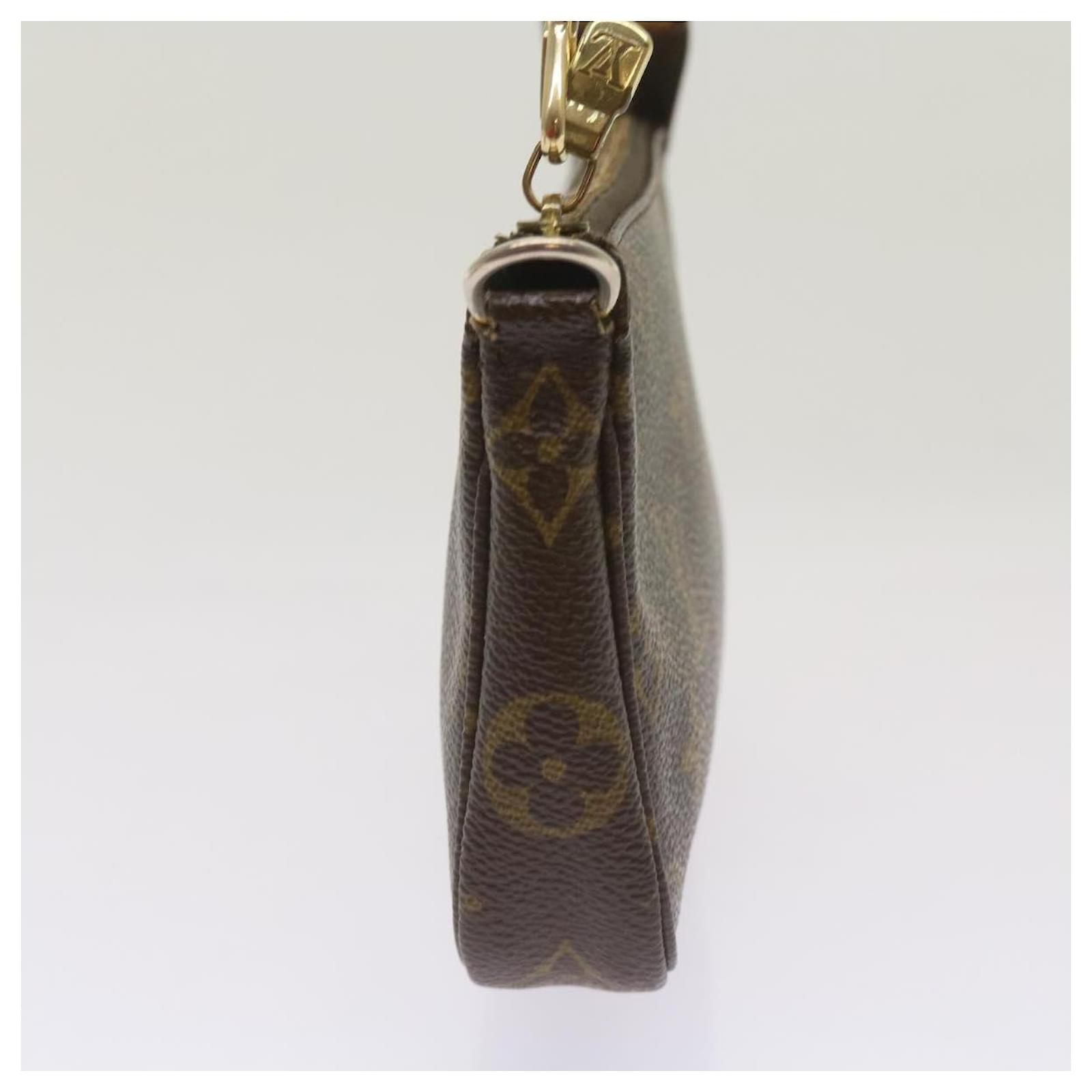 LOUIS VUITTON Monogram Mini Pochette Accessoires Pouch