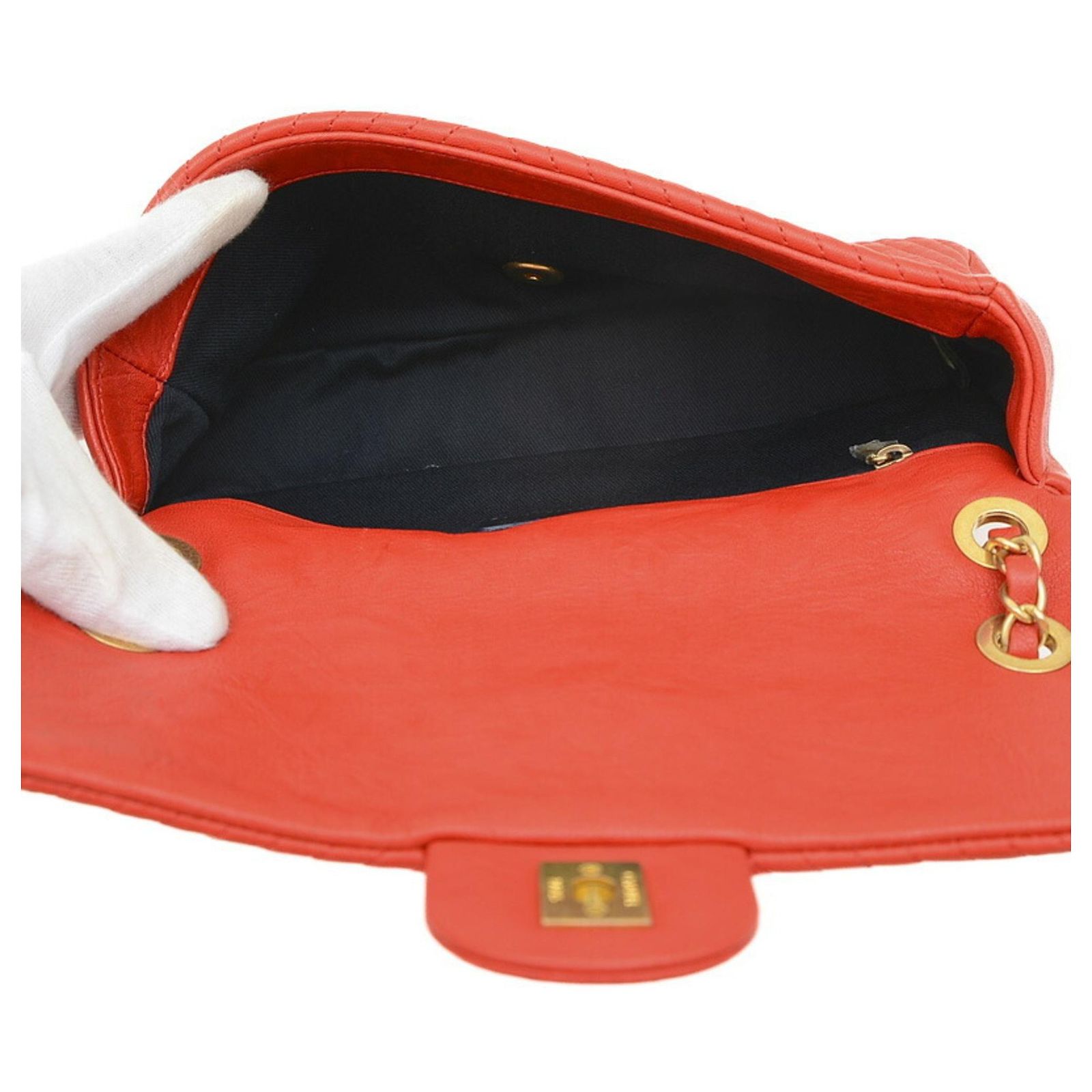1344708 Timeless Chanel chevron Red Leather ref.1344708 - Joli Closet