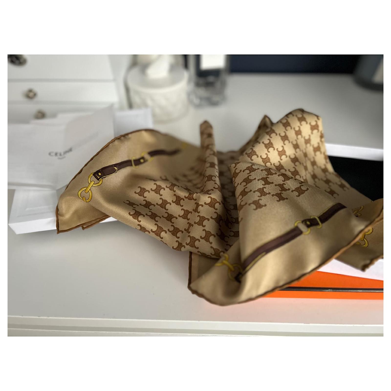 Céline Silk Heritage Celine Bandana Beige Camel ref.1379980 Céline Silk Heritage Celine Bandana Beige Camel ref.1379980
