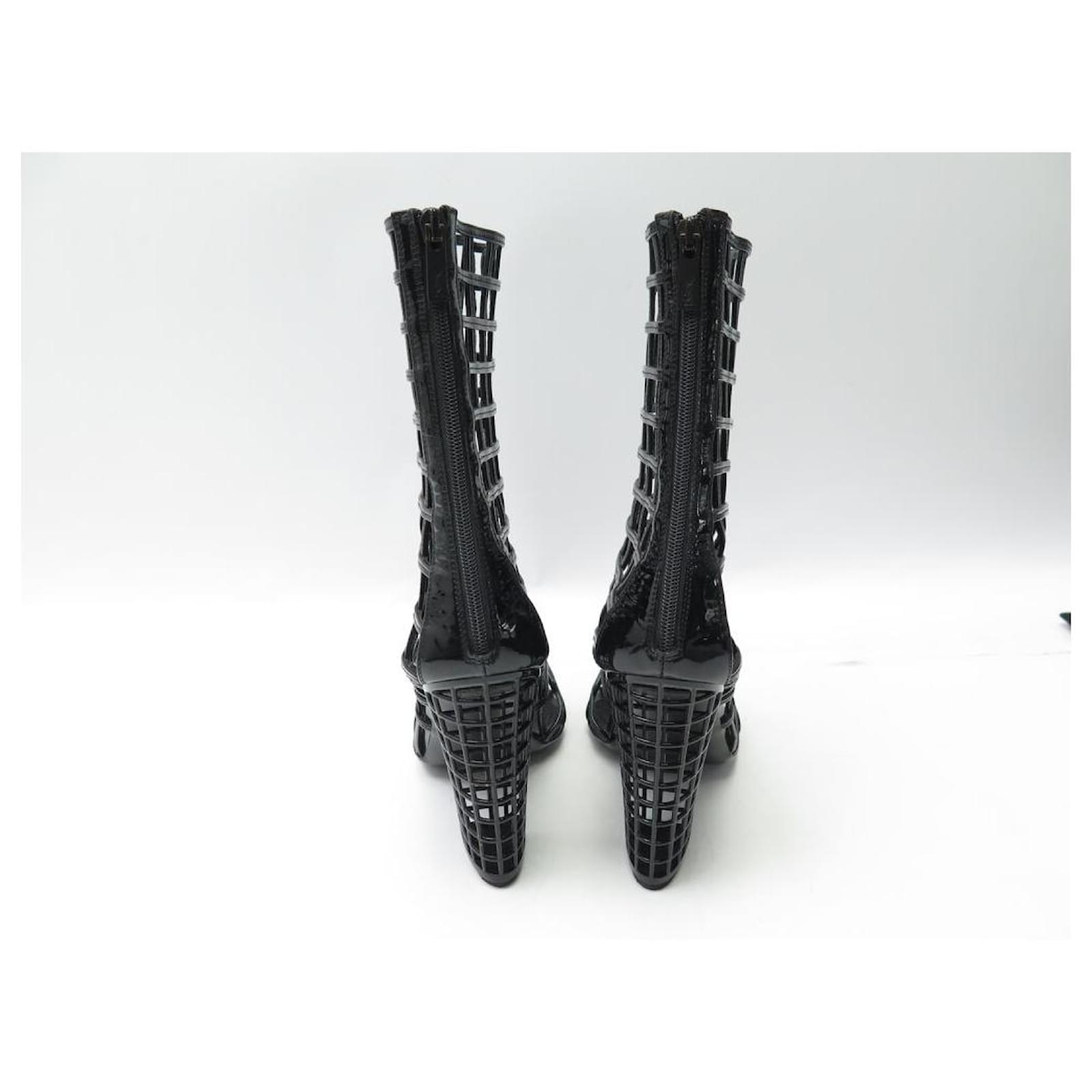 Yves Saint Laurent SAINT LAURENT SHOES CAGE 38 ANKLE BOOTS BLACK