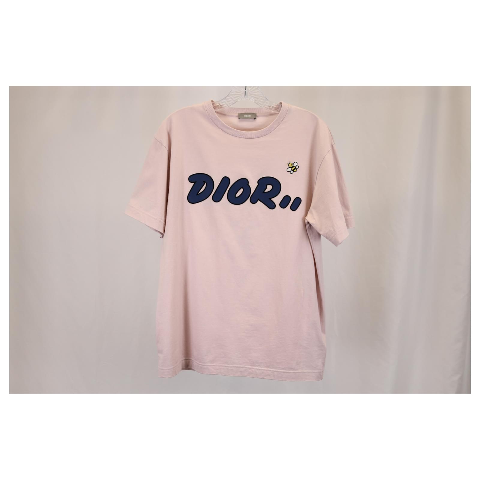 Dior x Kaws Men s Logo Bee Print T shirt in Pastel Pink Cotton ref.1403766 Joli Closet