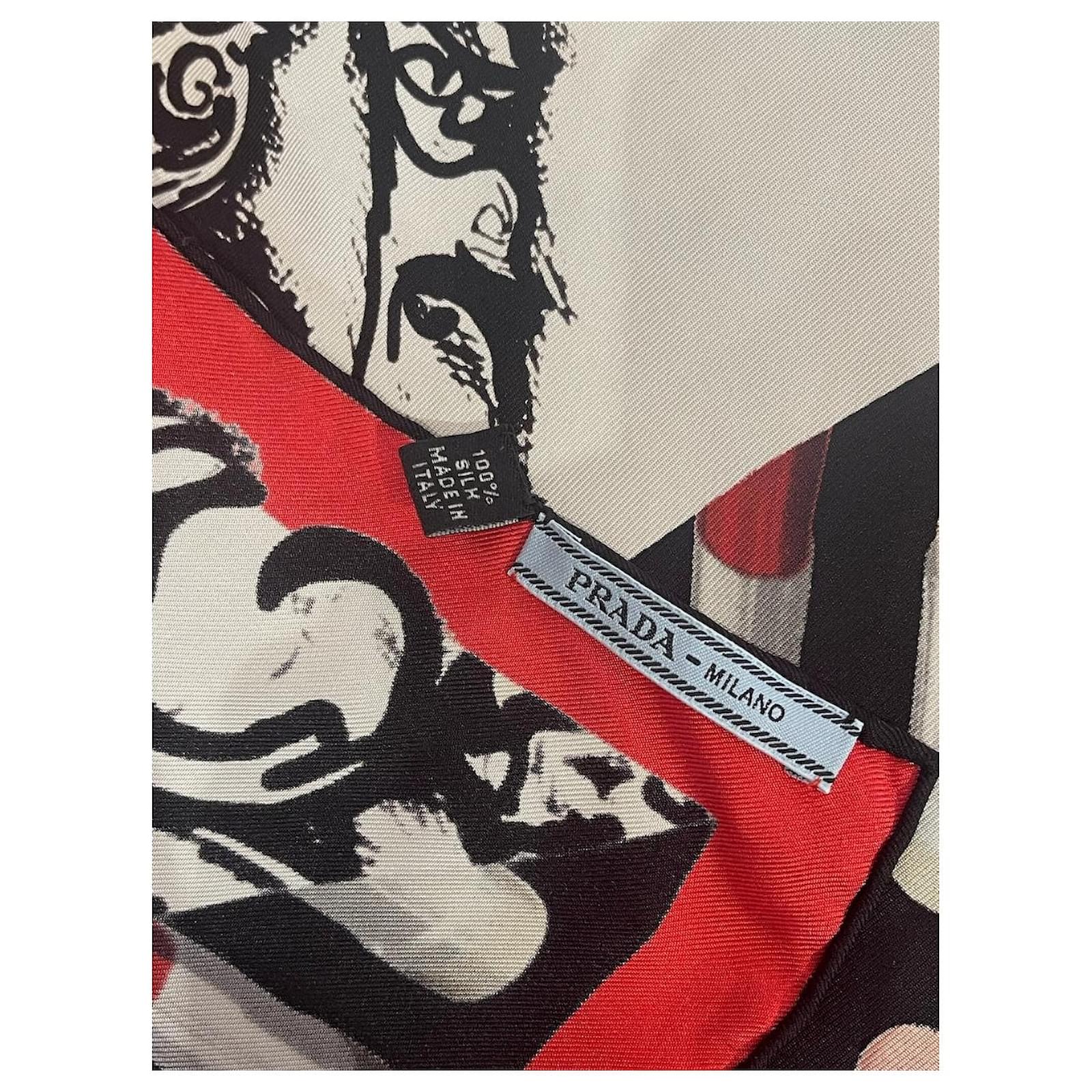 PRADA Scarves T. silk Red ref.1412986 - Joli Closet