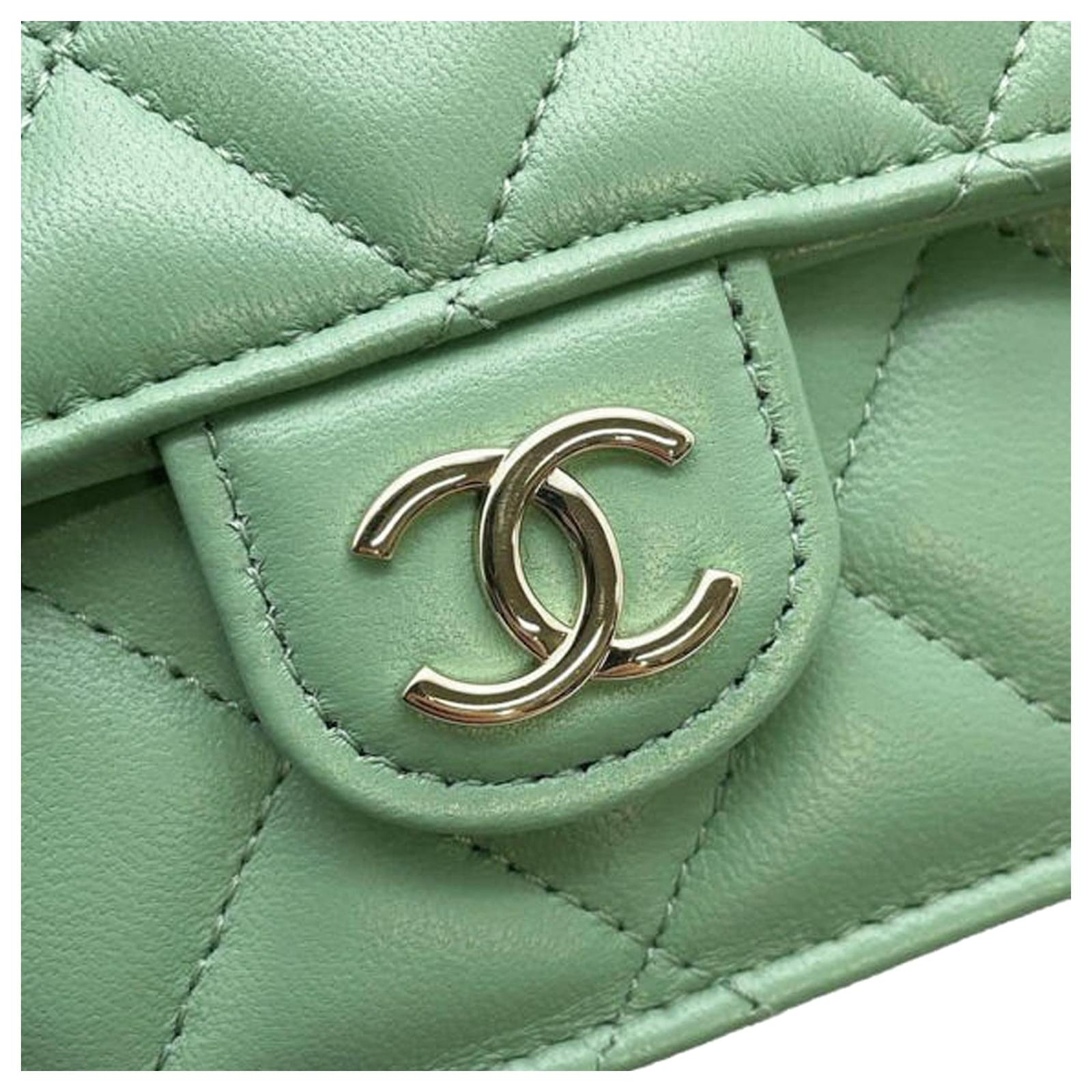 【CHANEL】small bag /phone holder with chain★グリーン CHANEL Lambskin Quilted Flap Phone Holder With Chain Green