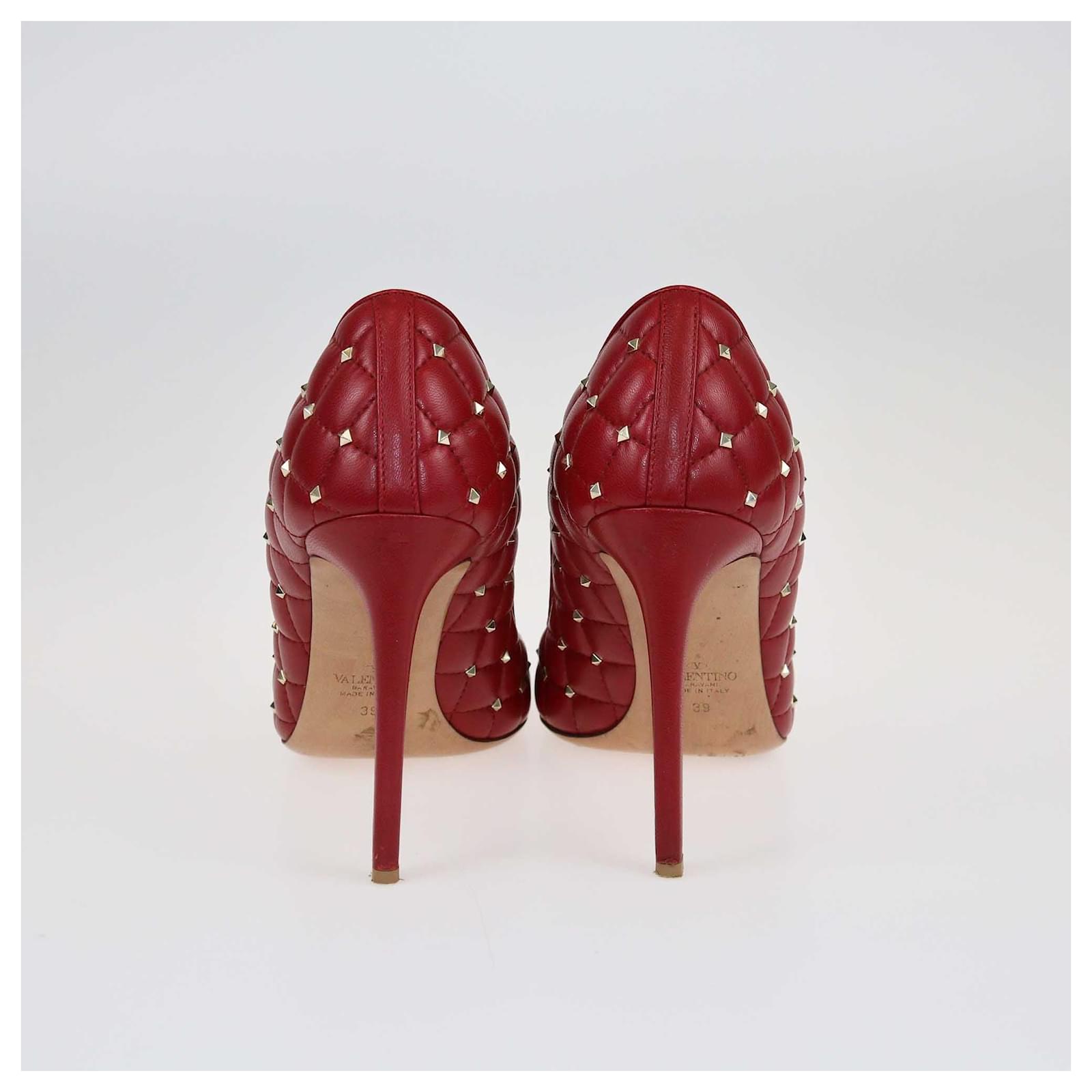 Valentino Red Quilted Rockstud Pumps Leather ref.1415744