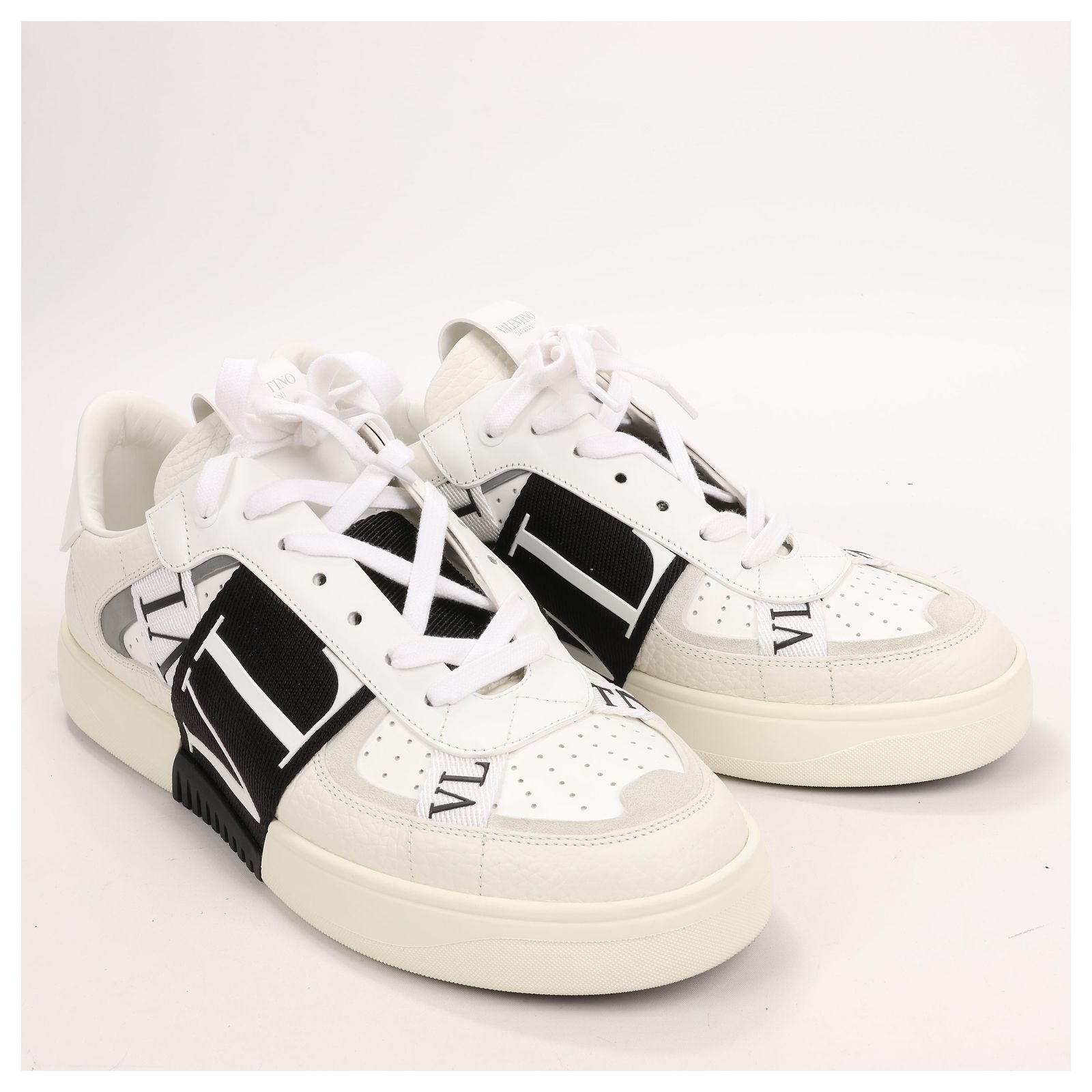 Valentino Garavani shoes pre owned  size 43 TTC58Y2. 43 Valentino Garavani Leather x Fabric Sneakers in Size 42 EU  main image 3