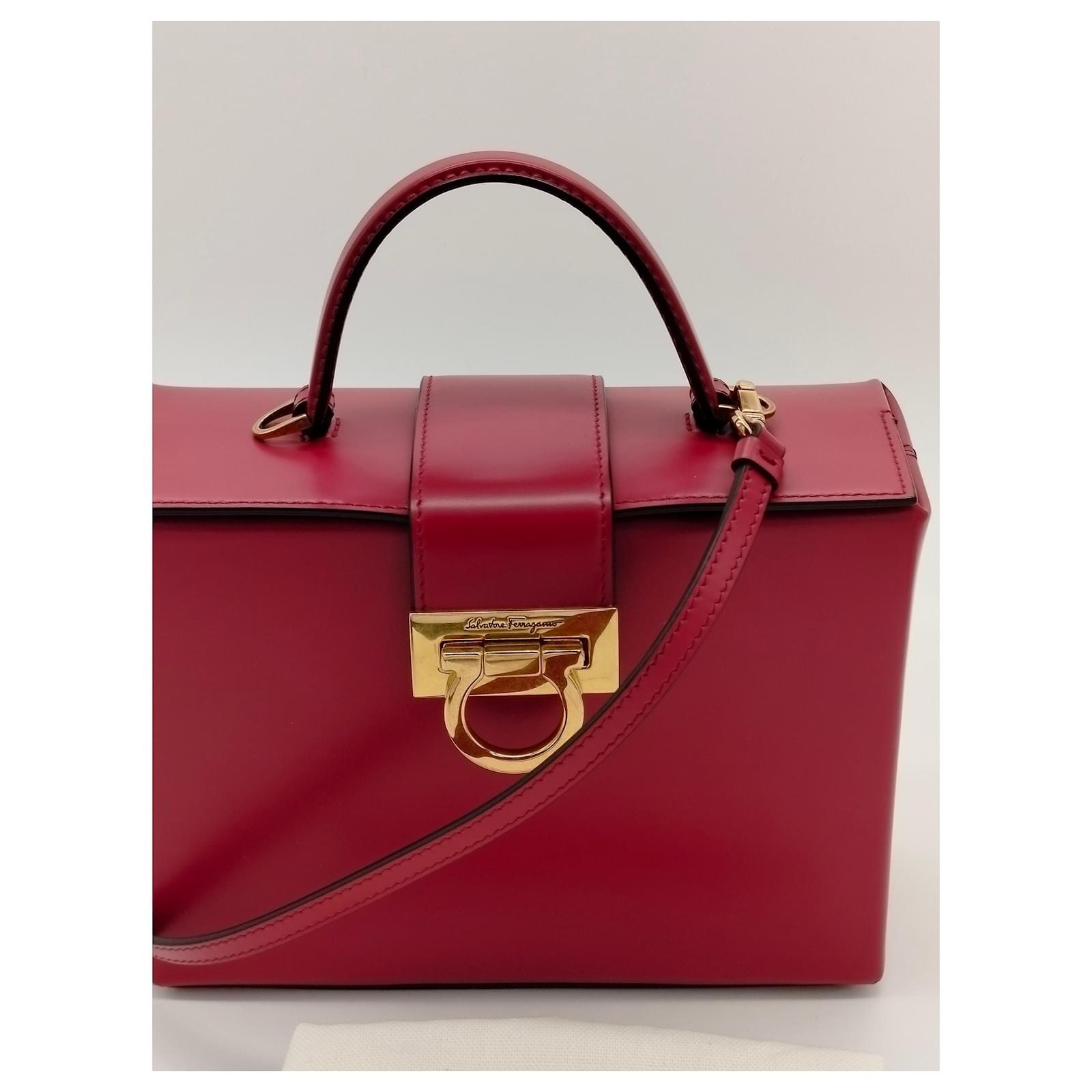【Ferragamo】☆Trifolio box bag☆ Salvatore Ferragamo Ferragamo Trifolio Box Bag Red Leather