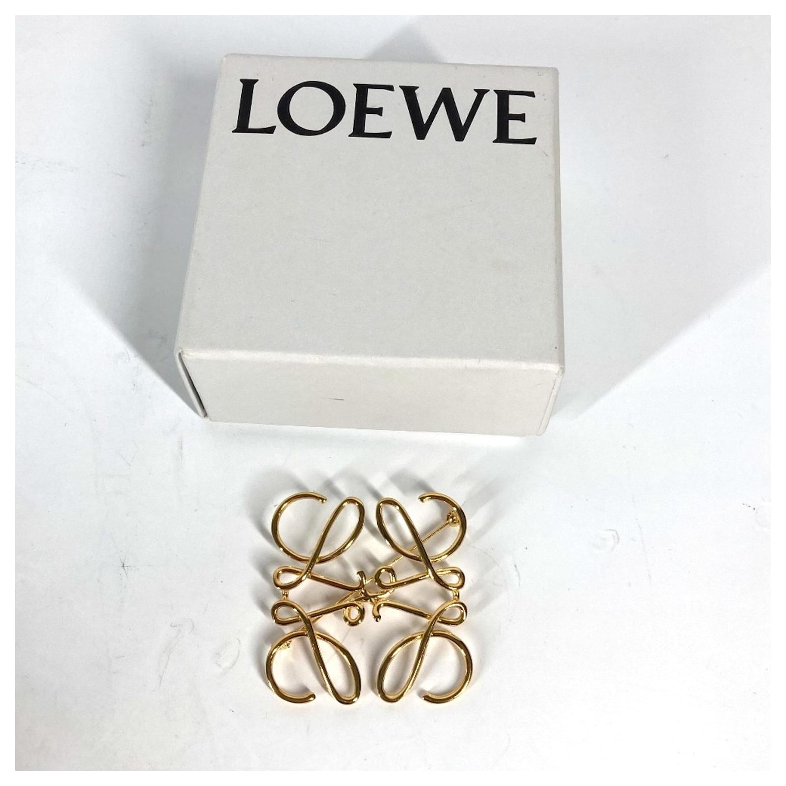 ロエベ　ブローチ Loewe Anagram Golden Metal ref.1427395 - Joli Closet