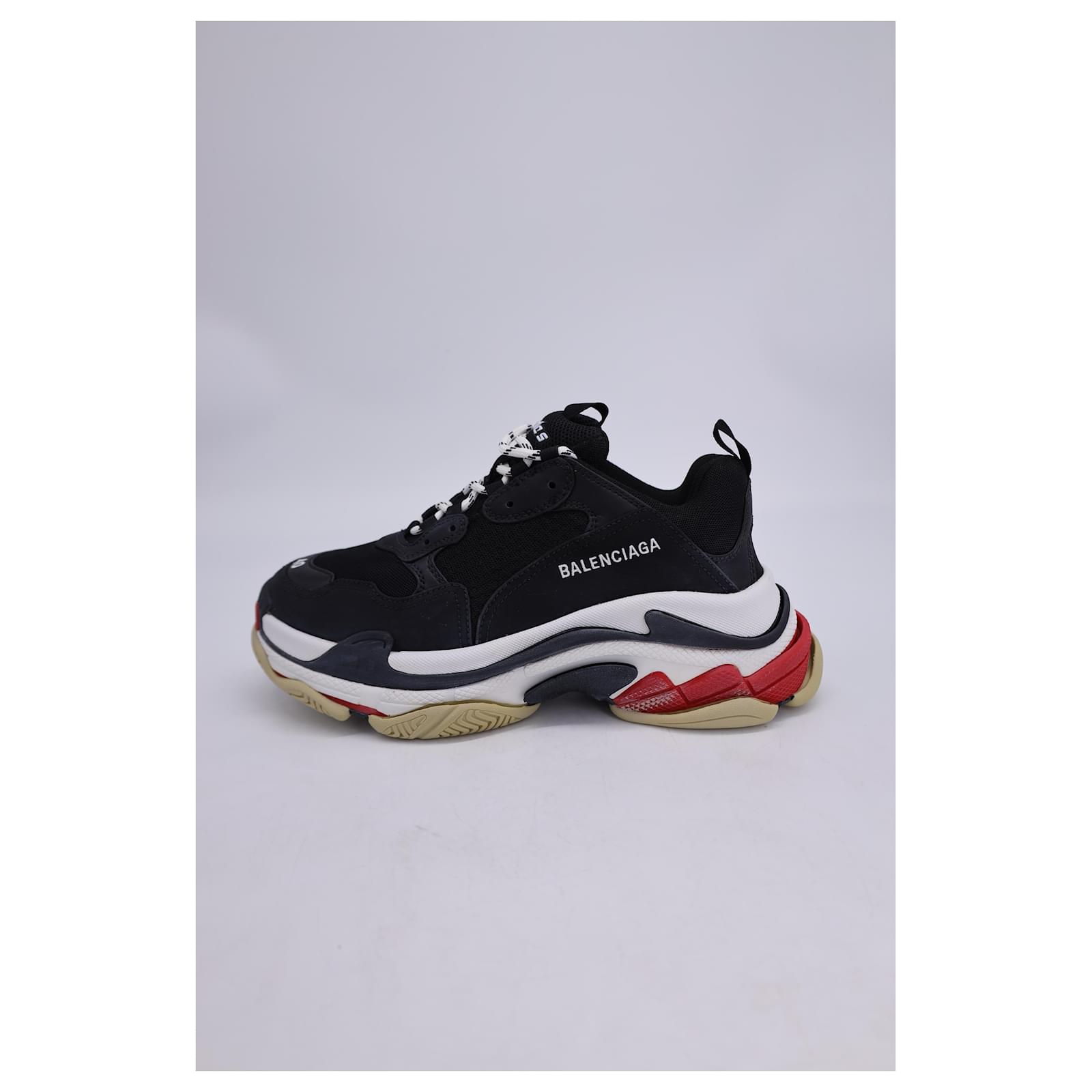 Balenciaga Triple S Rouge Et Noir Balenciaga Triple S Sneakers In