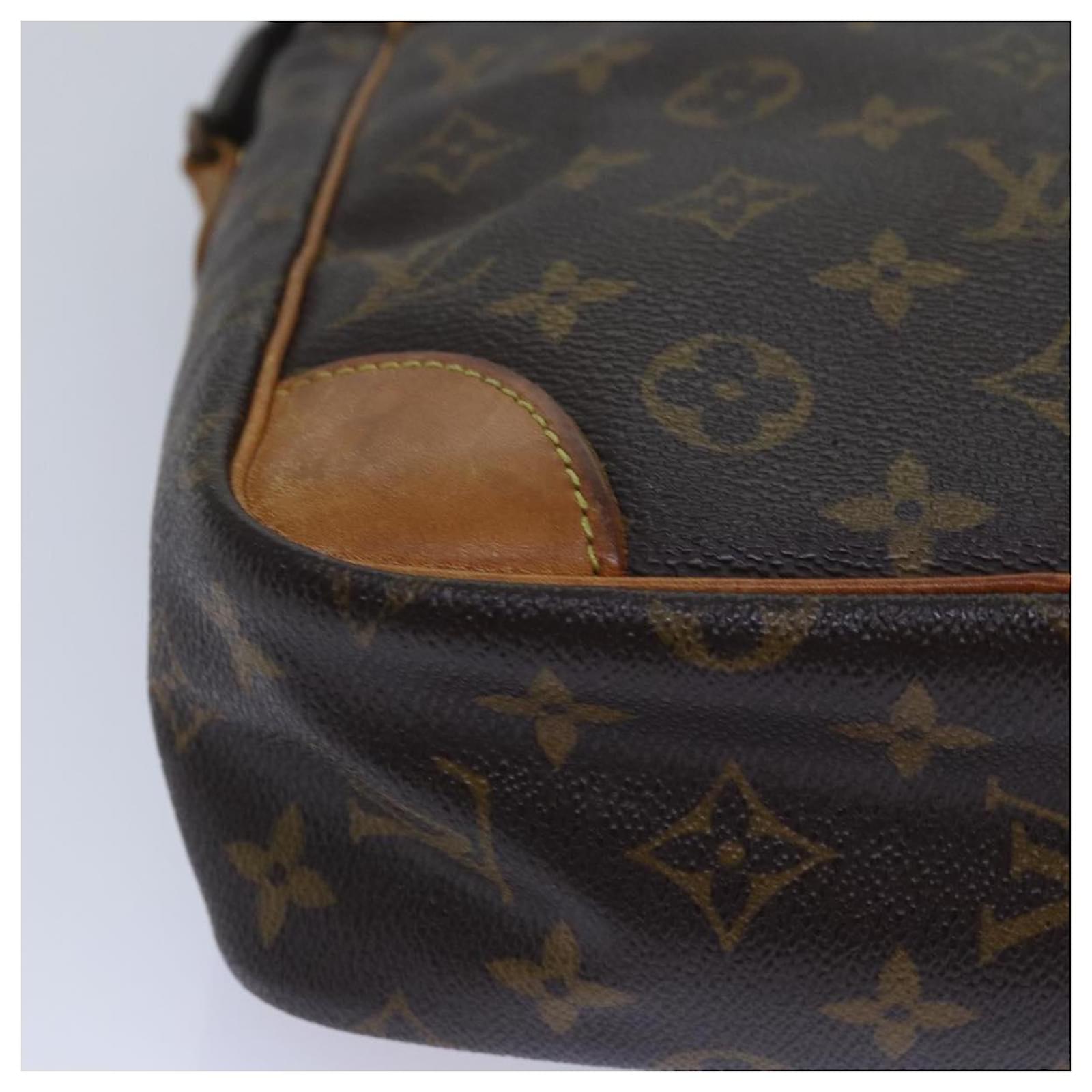 LOUIS VUITTON Monogram Danube MM Schultertasche M45264 LV Auth 