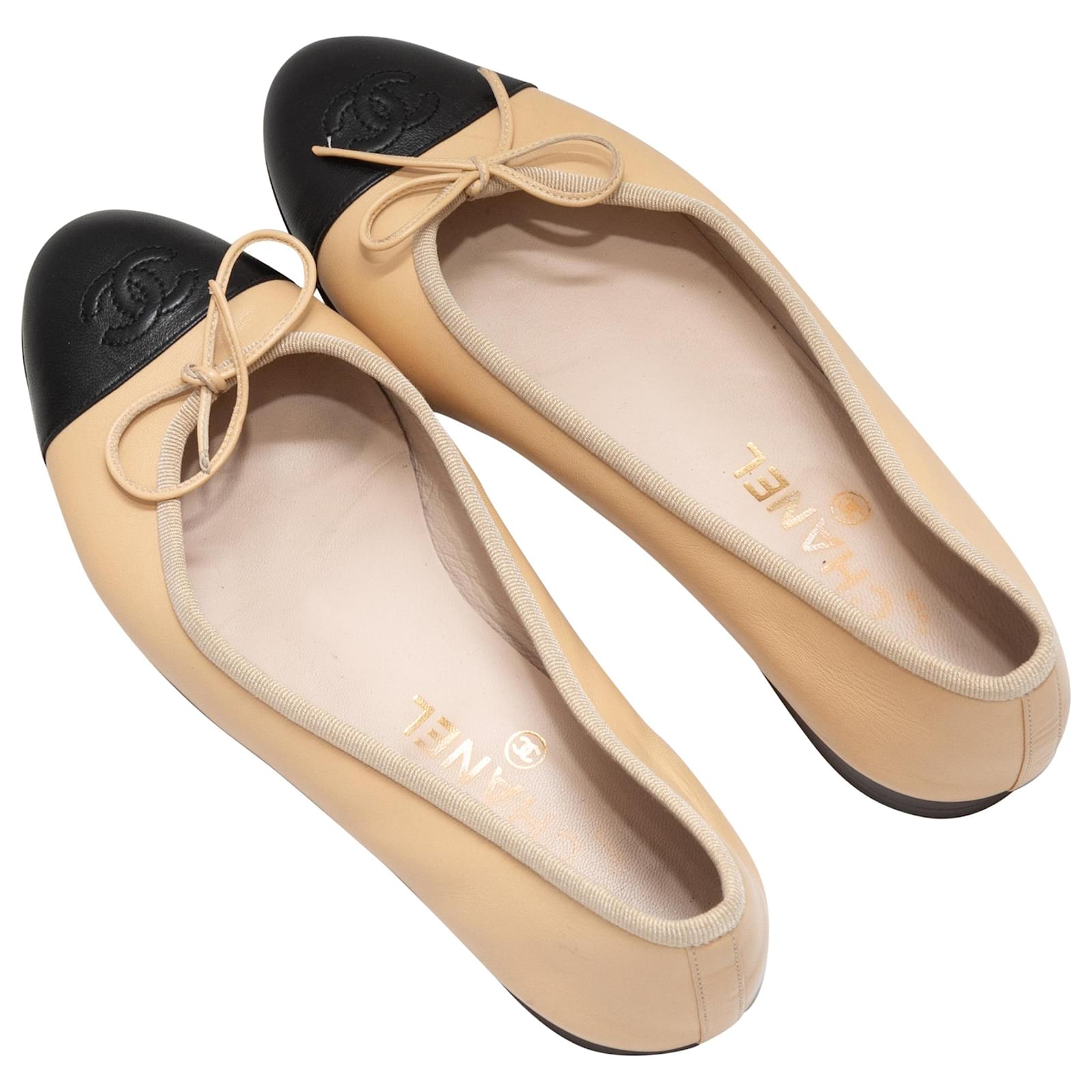 Tan & Black Chanel Cap-Toe Ballet Flats Size 38 Leather ref