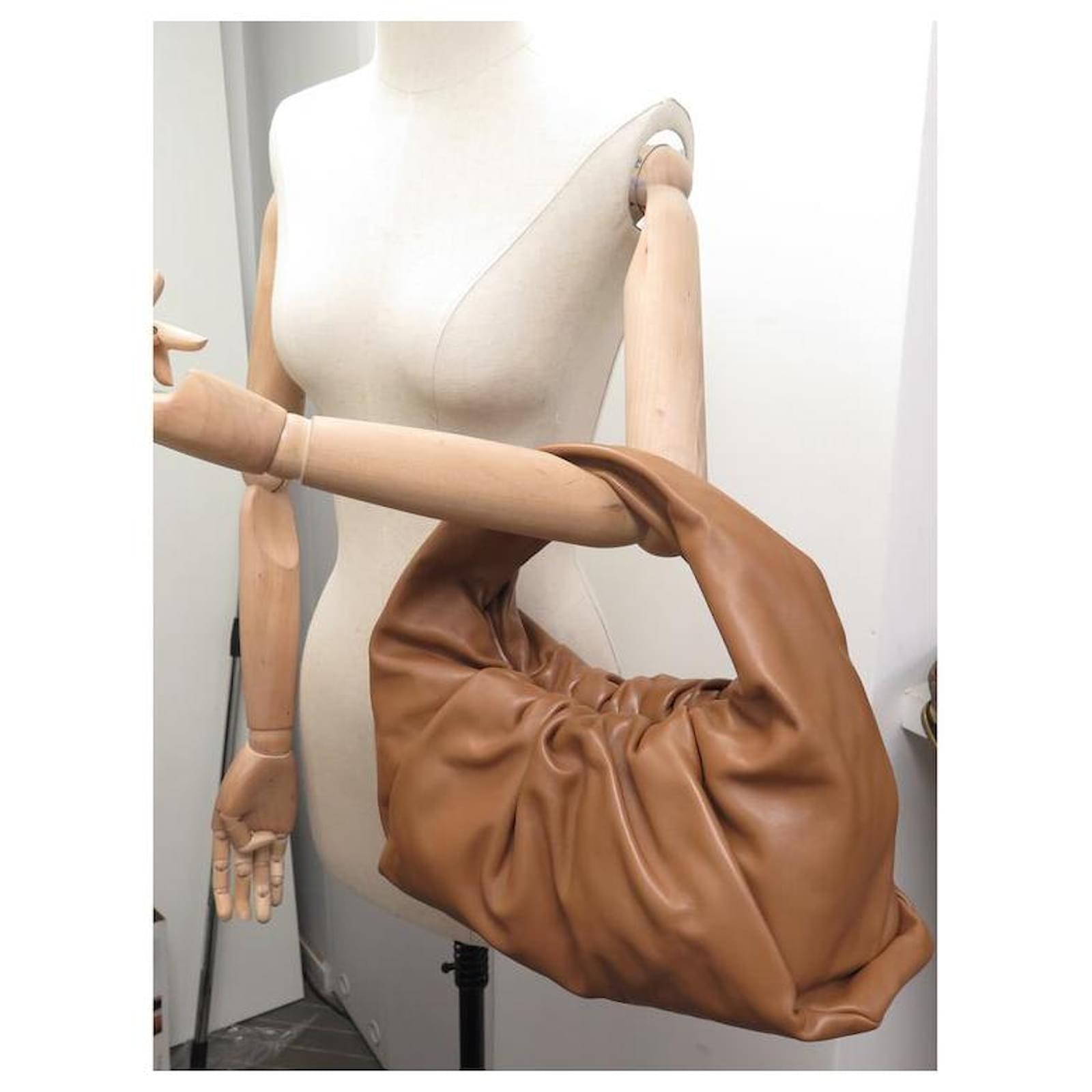 NINE BAGS Bottega Veneta The Shoulder Pouch Camel Leather