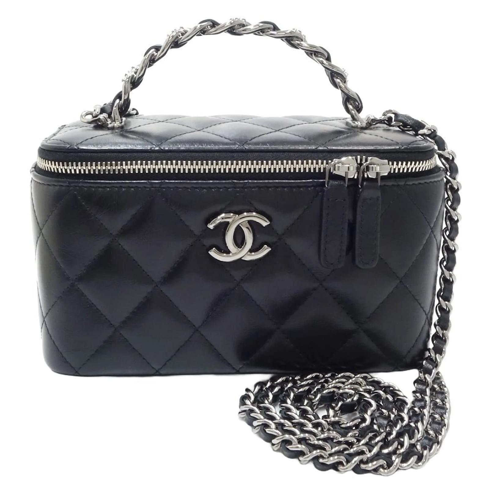 Chanel Vanity Matelasse Shoulder Bag in Black Lambskin Leather ref